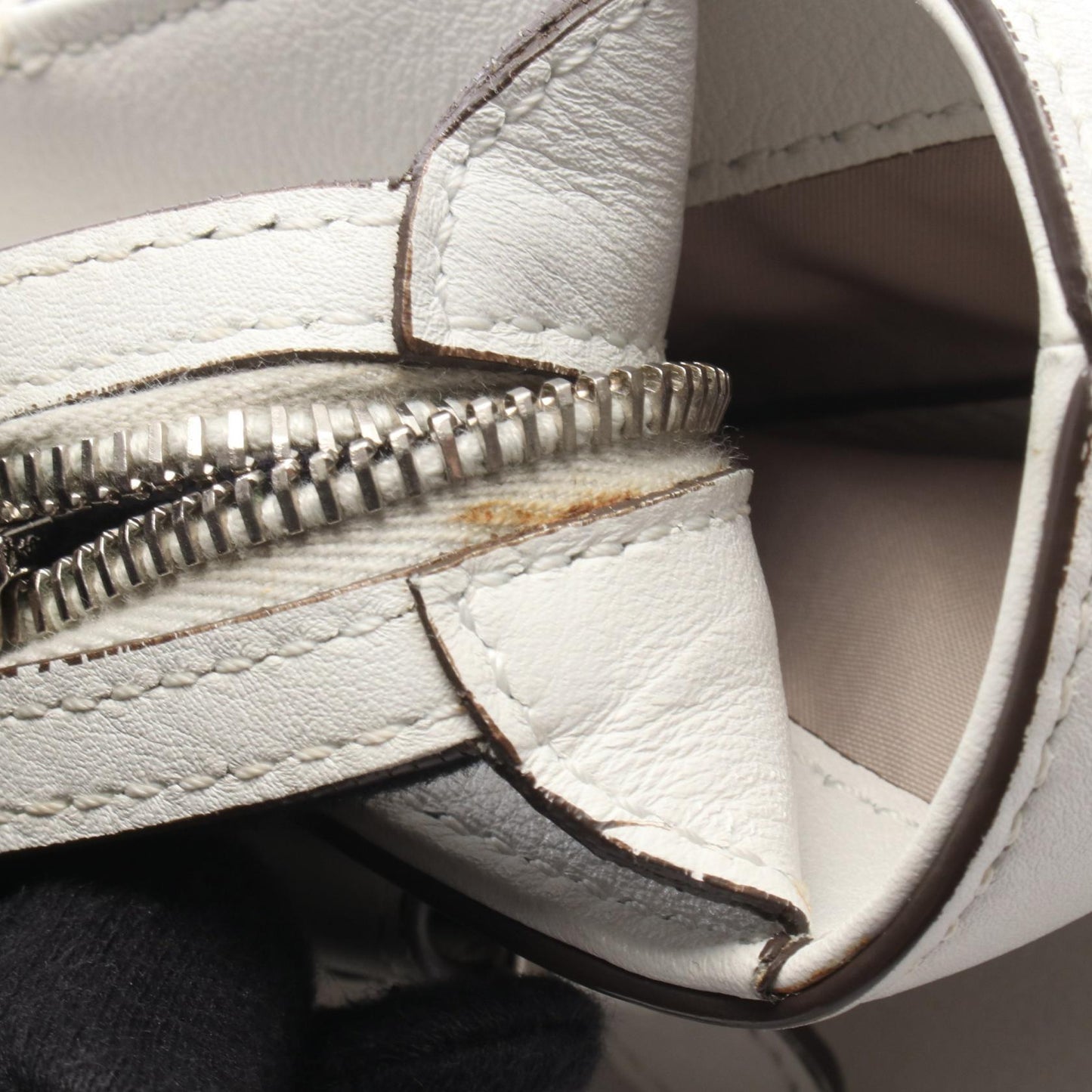 フラワーバッグ スタッズ ショルダーバッグ レザー ホワイト トッズ バッグ TOD'S