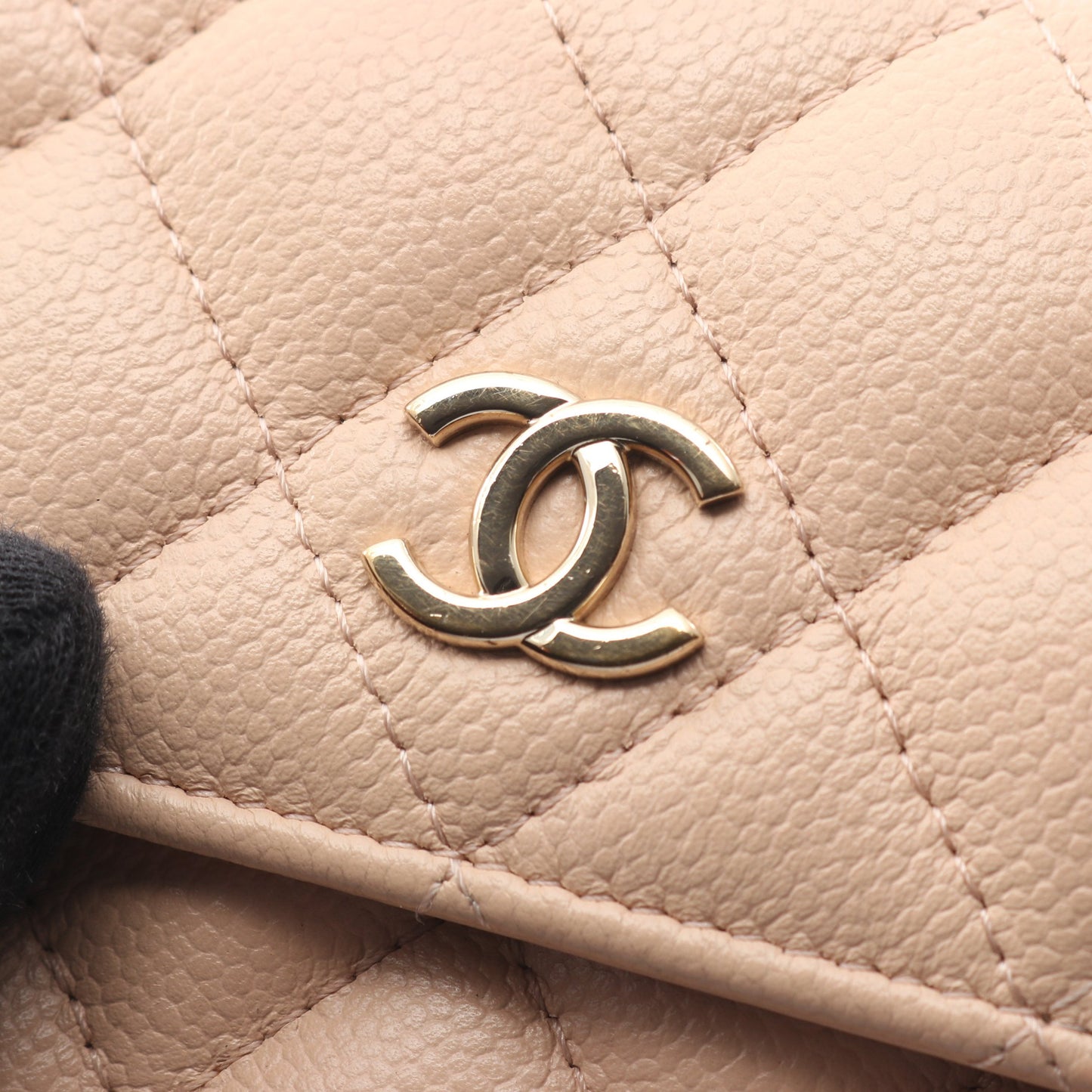 ミニマトラッセ チェーンショルダーバッグ キャビアスキン ピンクベージュ ゴールド金具 シャネル バッグ CHANEL