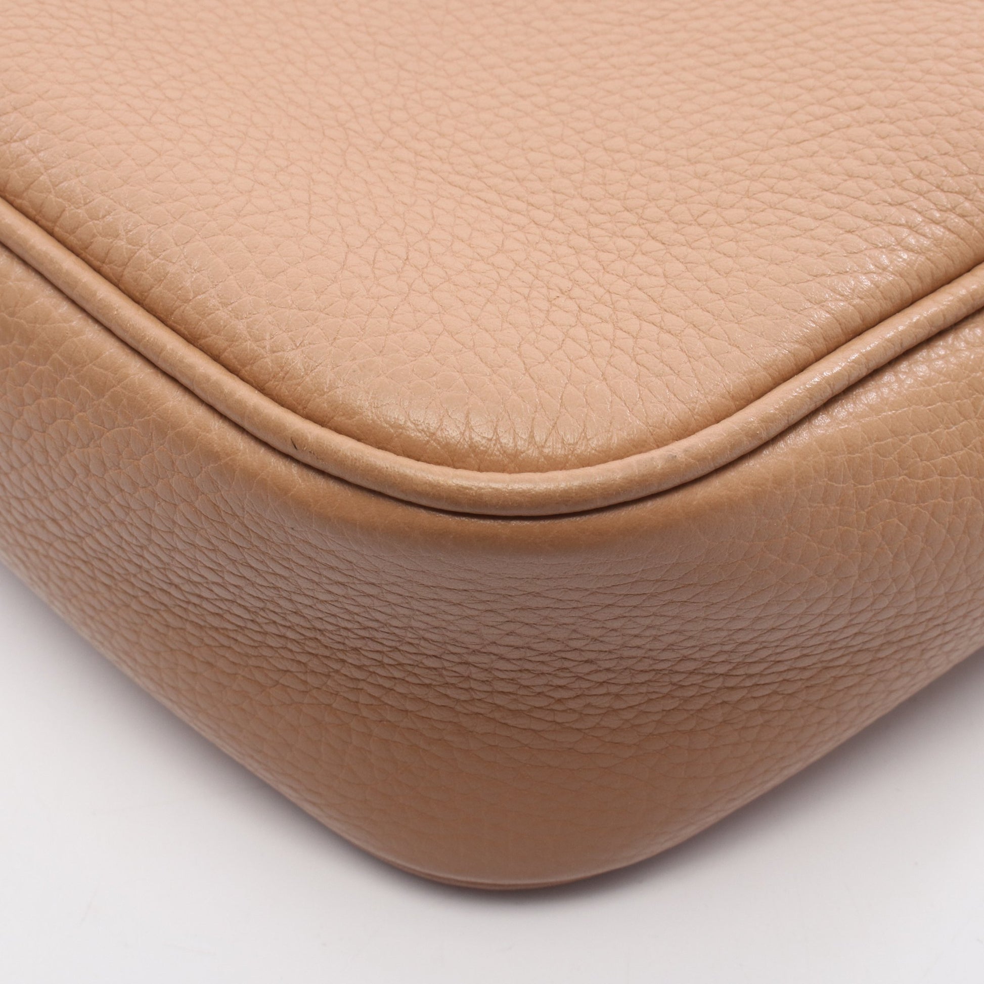 ソーホー ディスコバッグ インターロッキングG ショルダーバッグ レザー ベージュ タッセル グッチ バッグ GUCCI