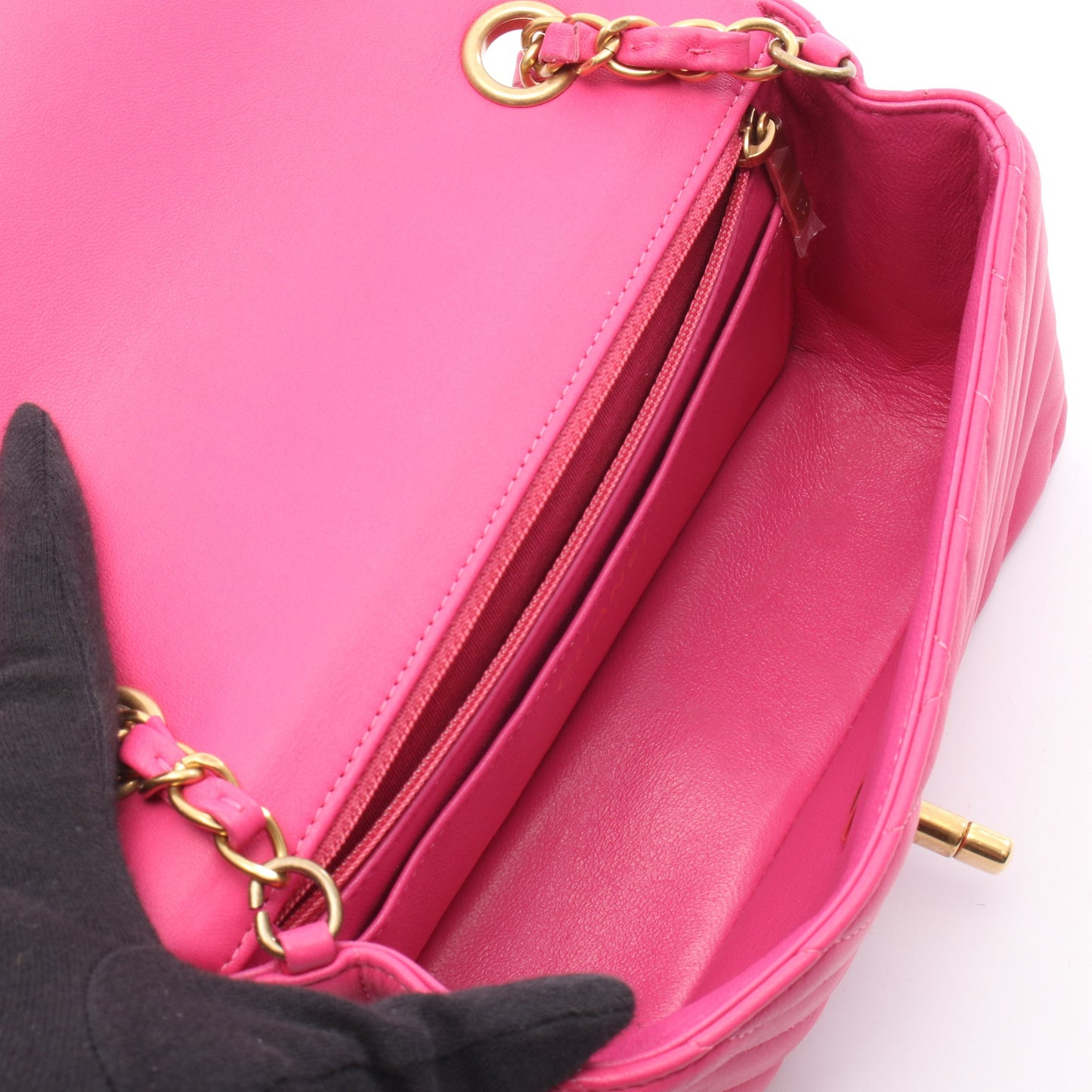 シェブロン Vステッチ ミニ 20 チェーンショルダーバッグ レザー ピンク ゴールド金具 シャネル バッグ CHANEL
