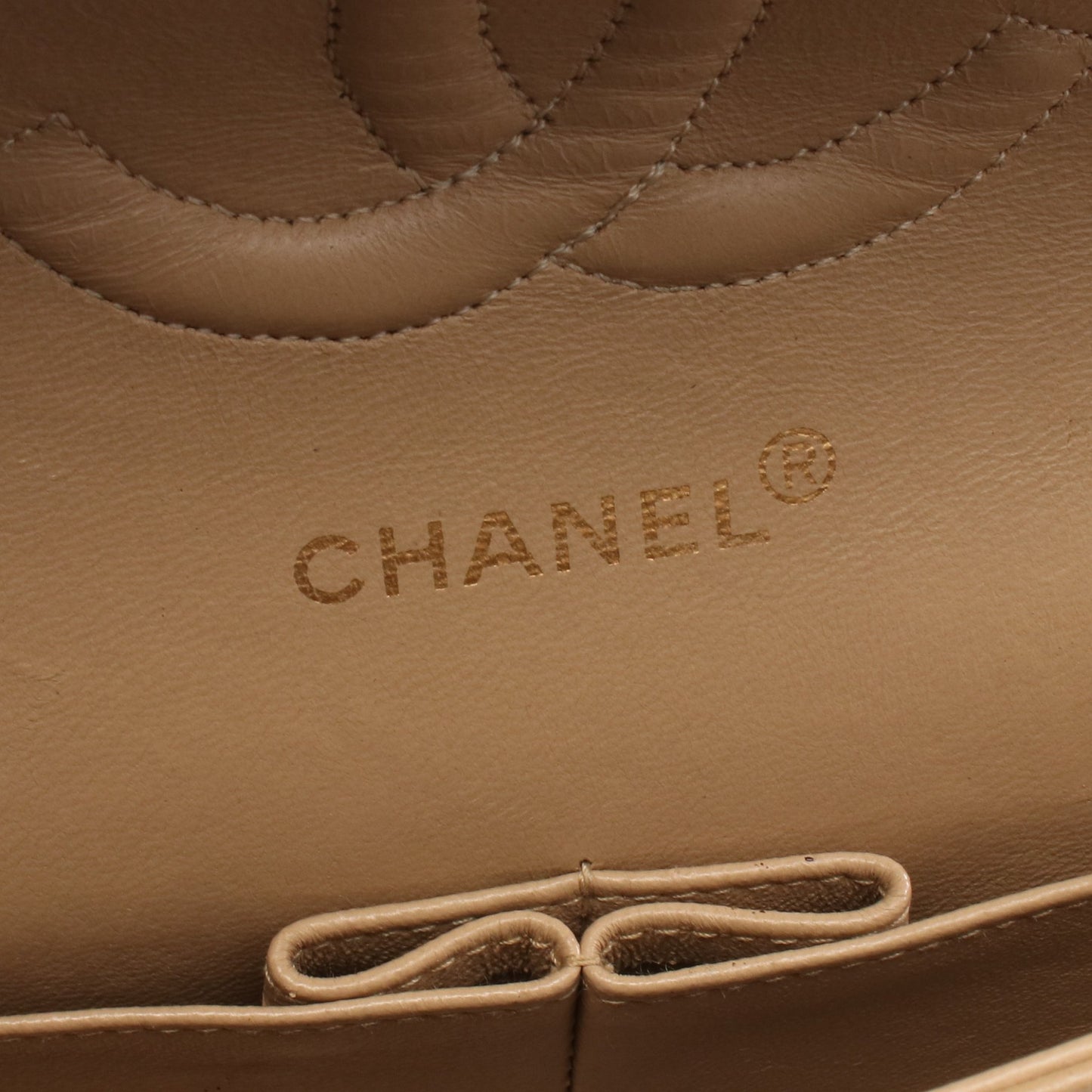 マトラッセ Wフラップ Wチェーンショルダーバッグ ラムスキン ベージュ ゴールド金具 シャネル バッグ CHANEL