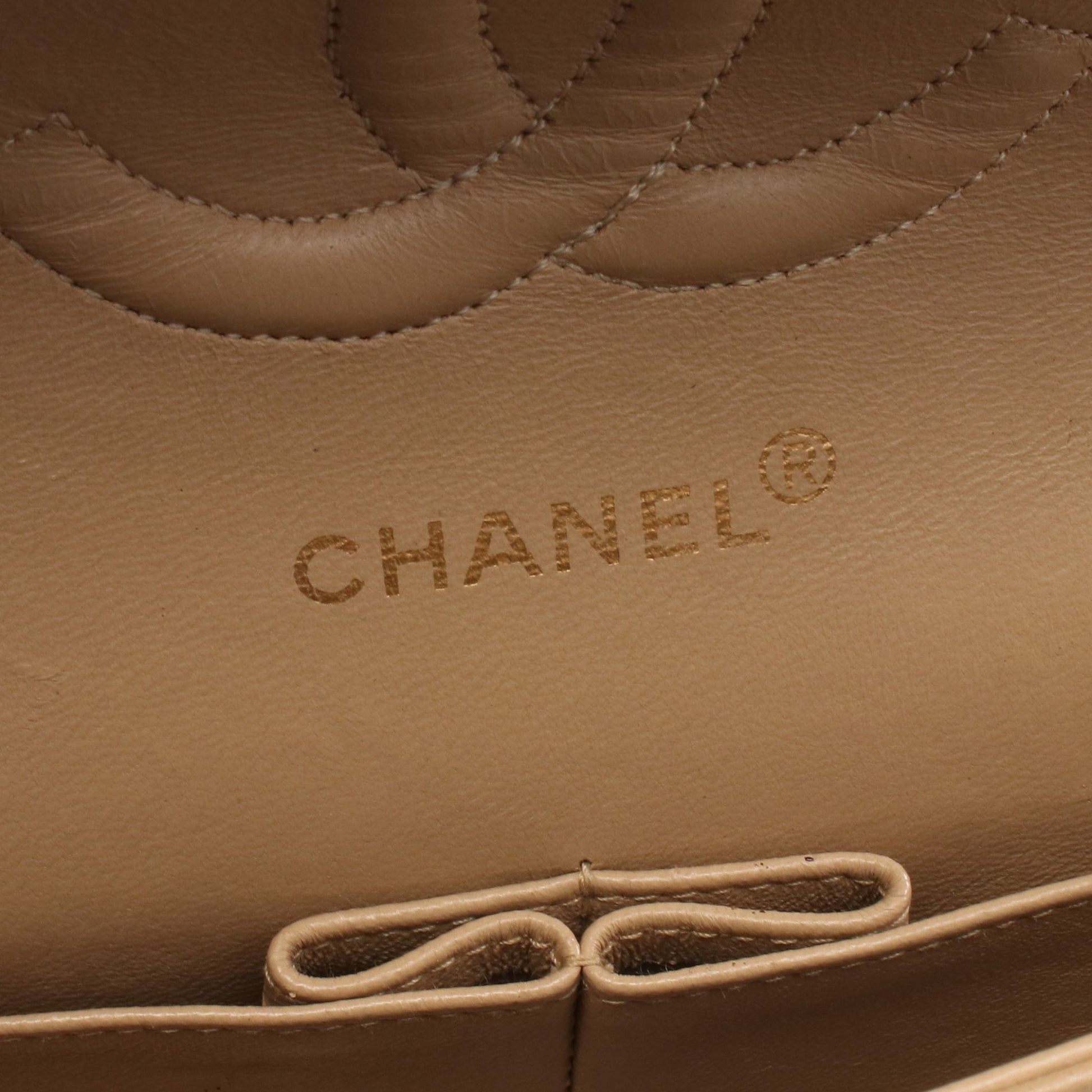 マトラッセ Wフラップ Wチェーンショルダーバッグ ラムスキン ベージュ ゴールド金具 シャネル バッグ CHANEL