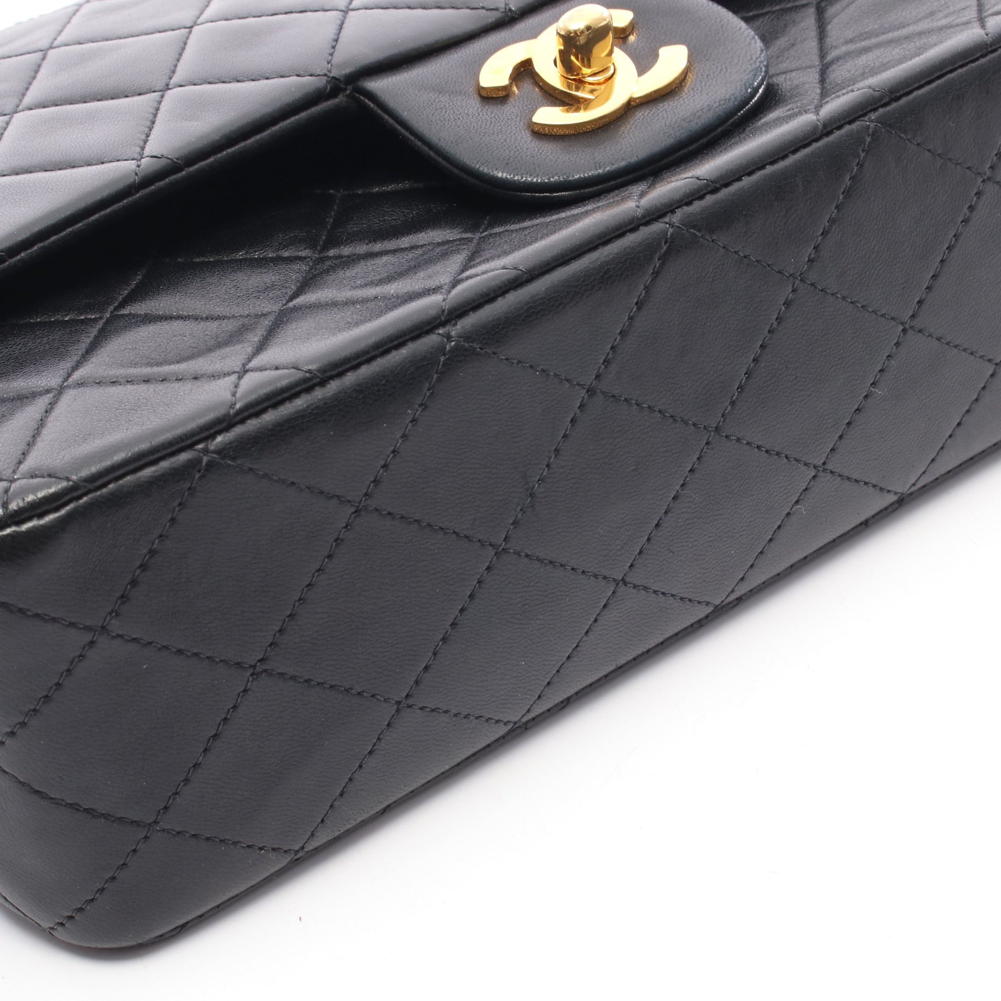 マトラッセ Wフラップ Wチェーンショルダーバッグ ラムスキン ブラック ゴールド金具 シャネル バッグ CHANEL