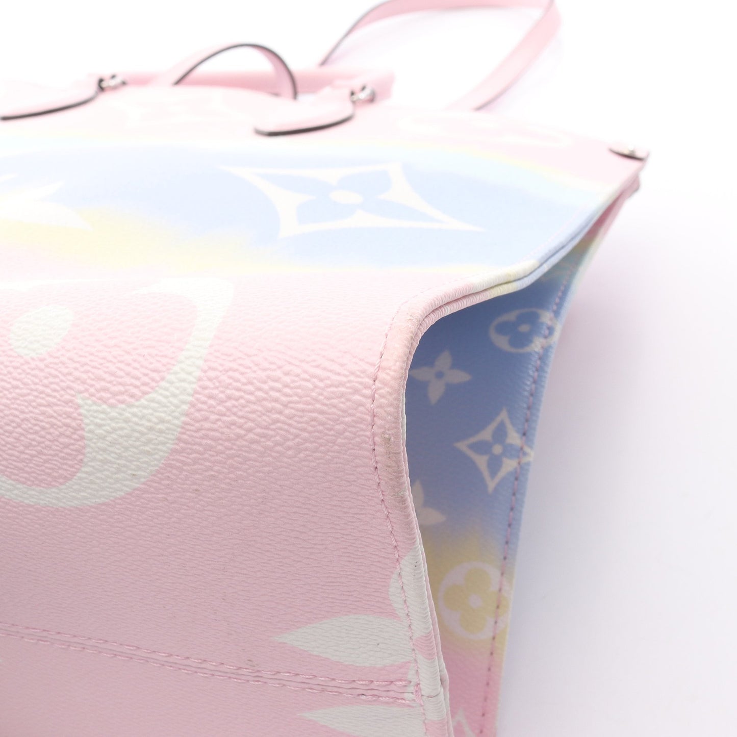 オンザゴー GM LVエスカル パステル ショルダーバッグ PVC レザー ピンク マルチカラー 沖縄限定 2WAY ルイヴィトン バッグ LOUIS VUITTON