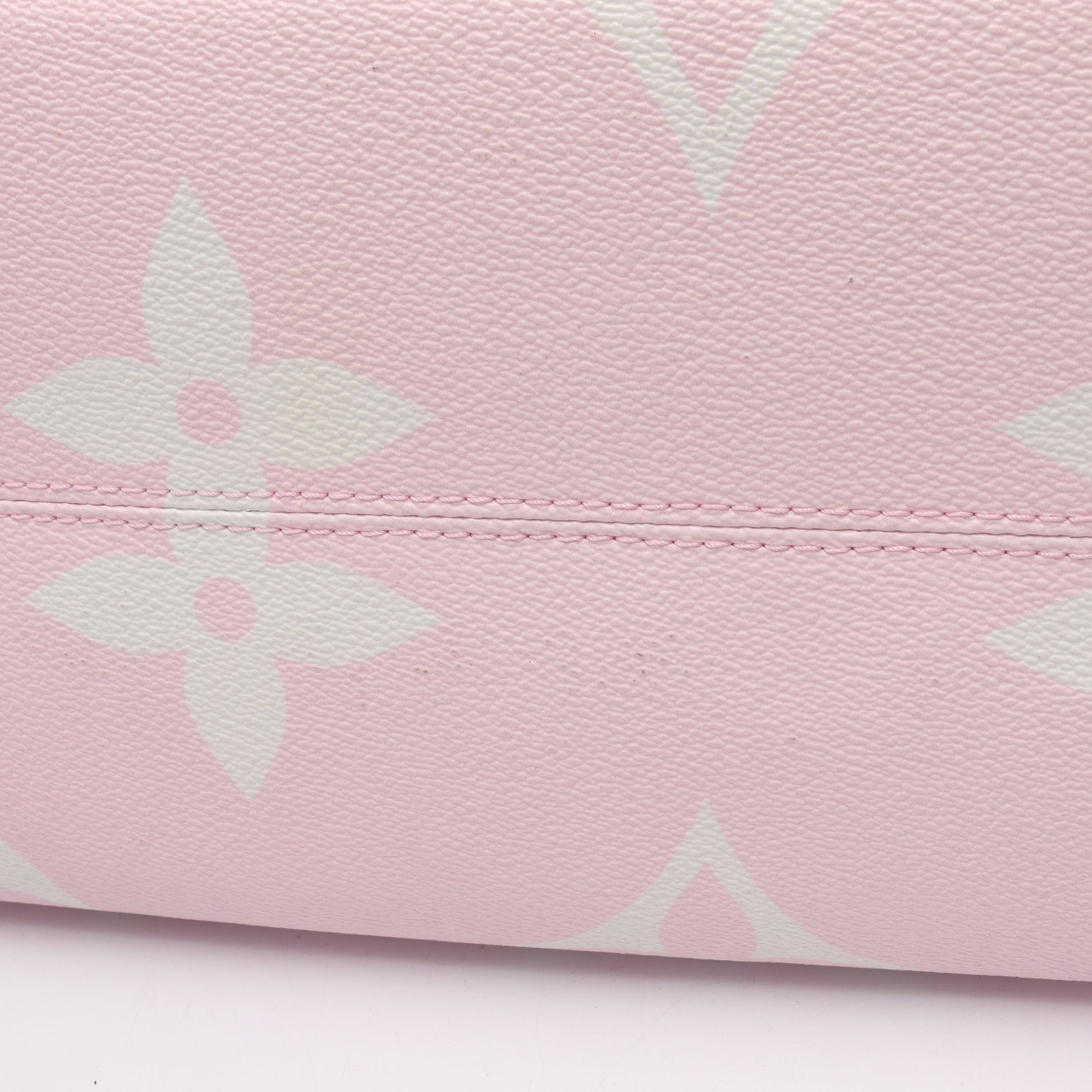 オンザゴー GM LVエスカル パステル ショルダーバッグ PVC レザー ピンク マルチカラー 沖縄限定 2WAY ルイヴィトン バッグ LOUIS VUITTON