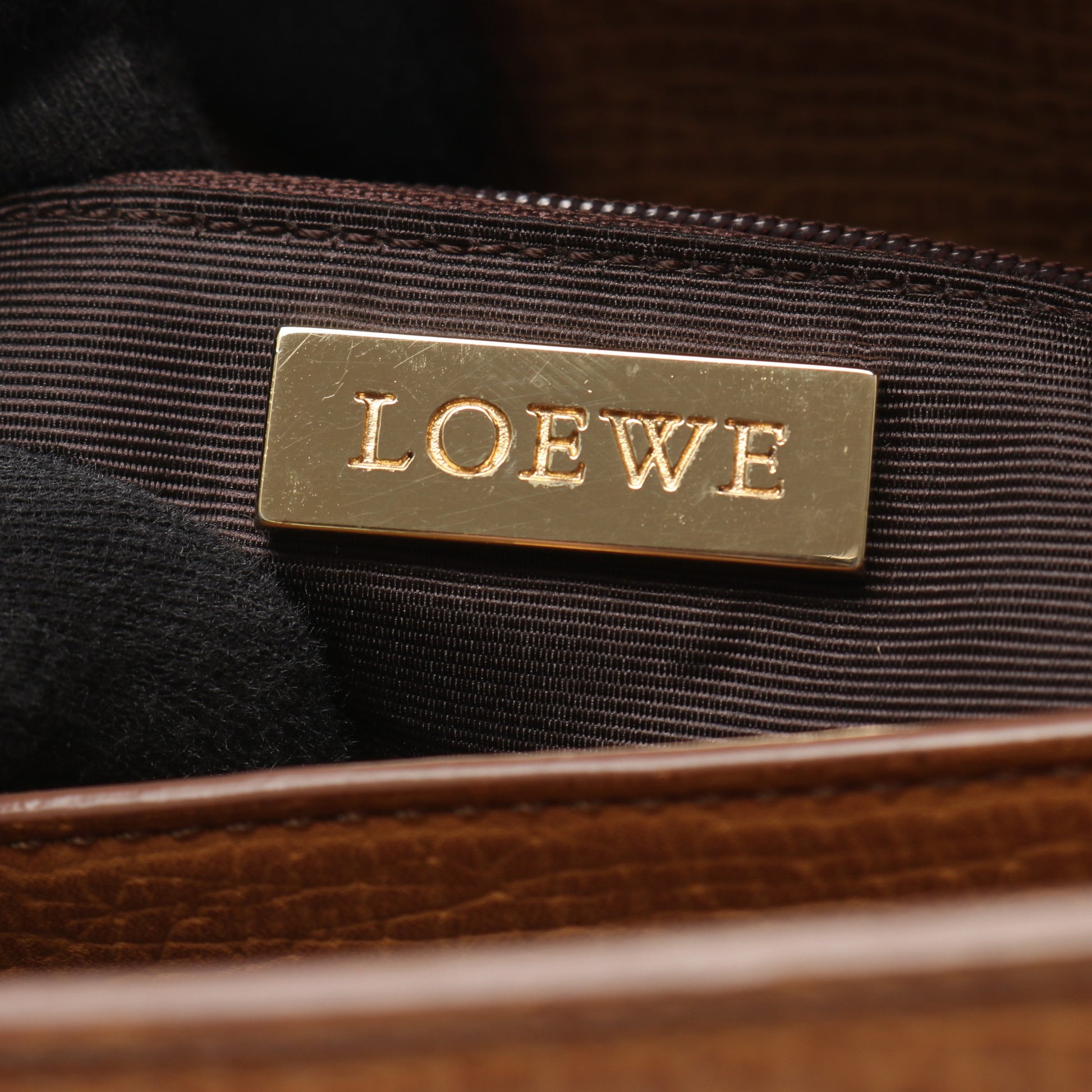 ハンドバッグ ロゴ型押し レザー ベージュ ロエベ バッグ LOEWE