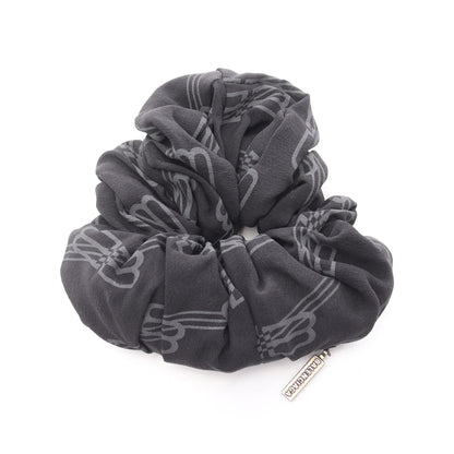 BBモノグラム シュシュ ヘアアクセサリー シルク ブラック ダークグレー バレンシアガ アクセサリー BALENCIAGA
