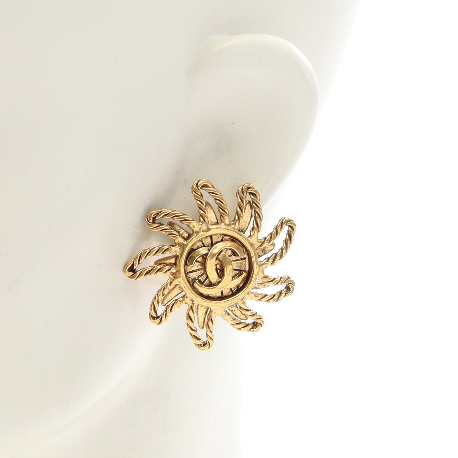 ココマーク 太陽モチーフ イヤリング GP ゴールド 94A シャネル アクセサリー CHANEL