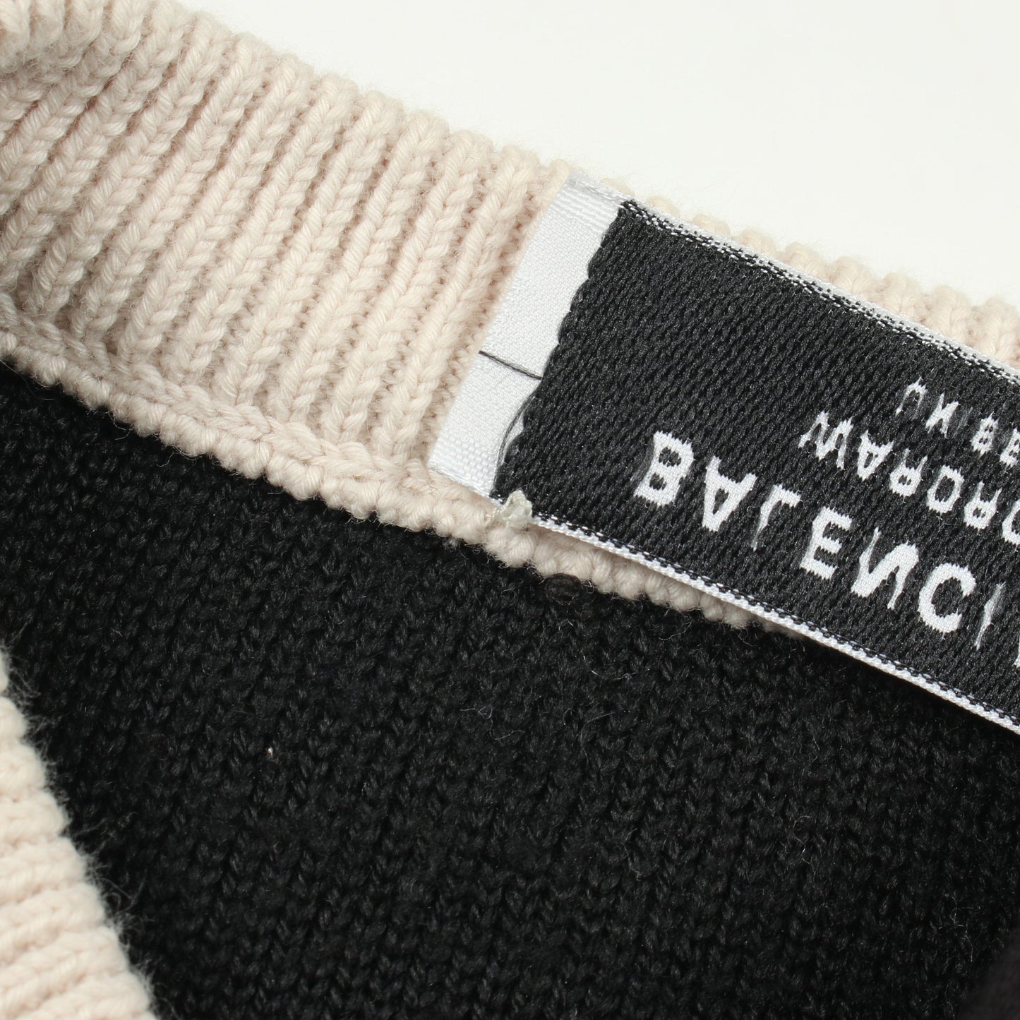 オールオーバーロゴ ニット コットン ウール アイボリー ブラック バレンシアガ トップス BALENCIAGA