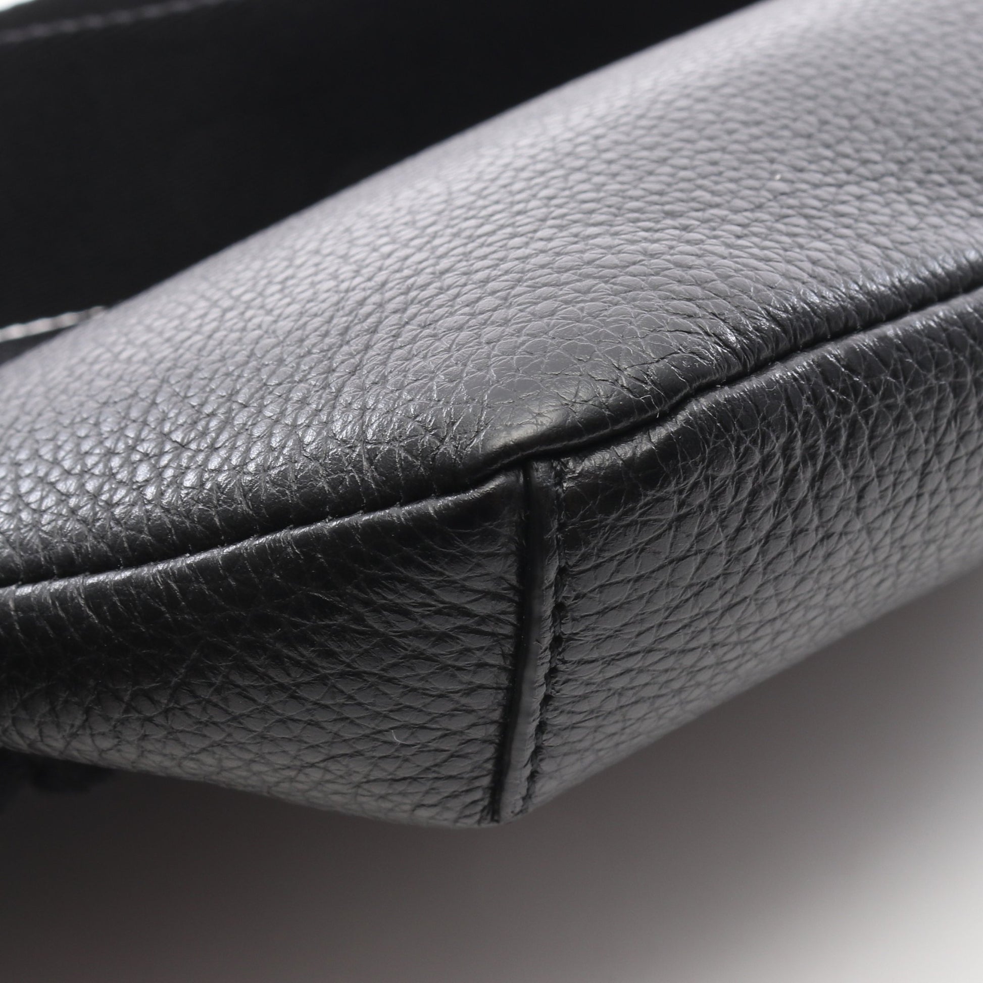 ボディバッグ ウエストバッグ レザー ブラック ジミーチュウ バッグ JIMMY CHOO