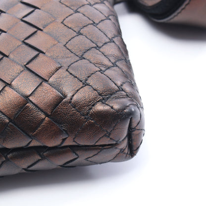 イントレチャート ショルダーバッグ レザー ダークブラウン ブラック ボッテガヴェネタ バッグ BOTTEGA VENETA