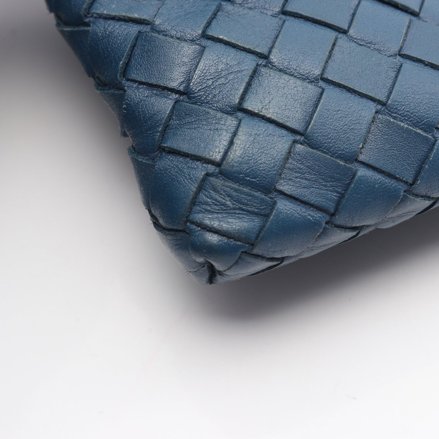 イントレチャート スモール メッセンジャーバッグ ショルダーバッグ レザー ブルー ボッテガヴェネタ バッグ BOTTEGA VENETA
