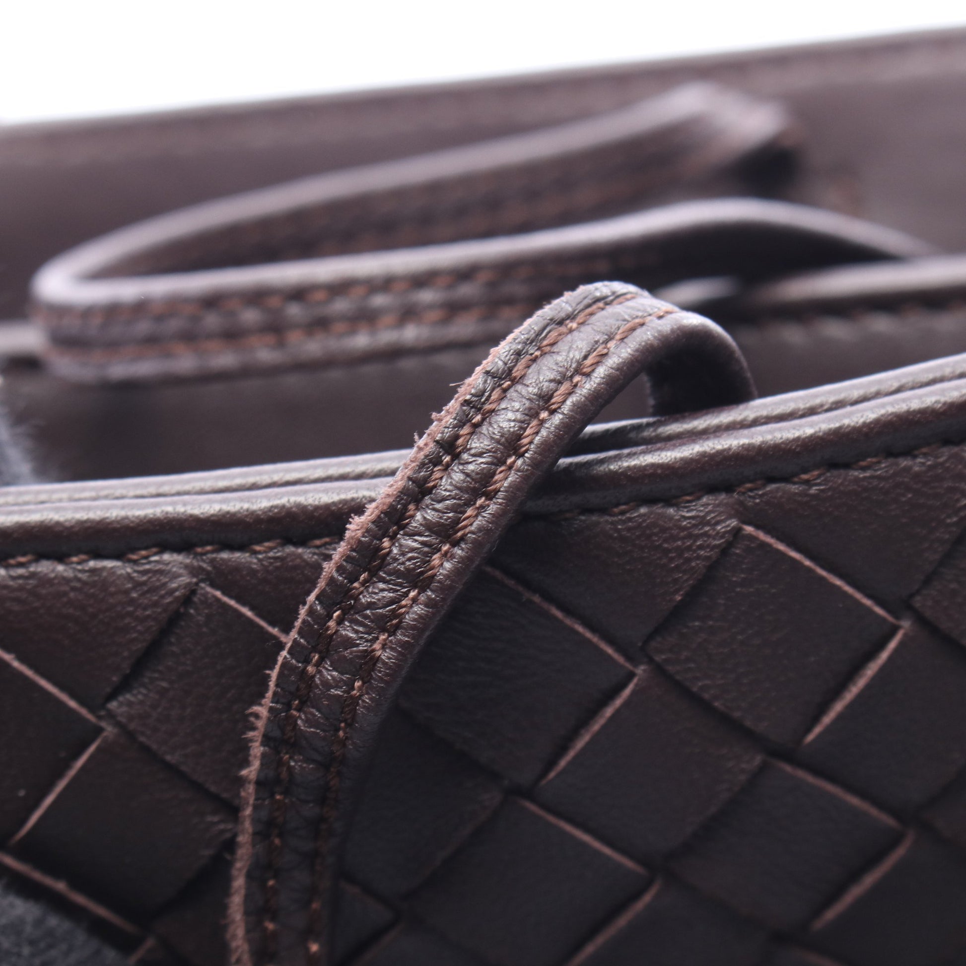 イントレチャート ハンドバッグ トートバッグ レザー ダークブラウン ボッテガヴェネタ バッグ BOTTEGA VENETA