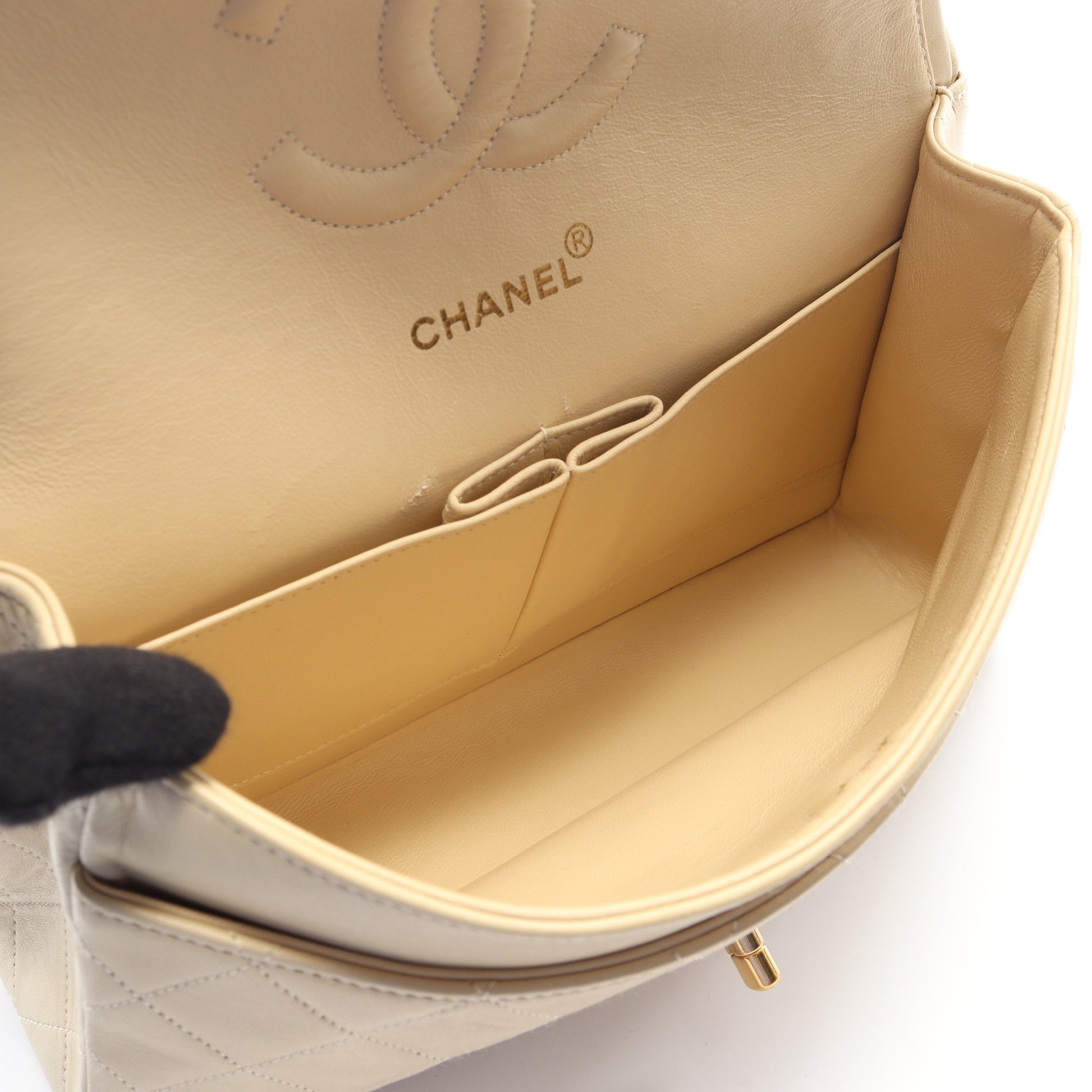 マトラッセ Wフラップ Wチェーンショルダーバッグ ラムスキン ベージュ ゴールド金具 シャネル バッグ CHANEL