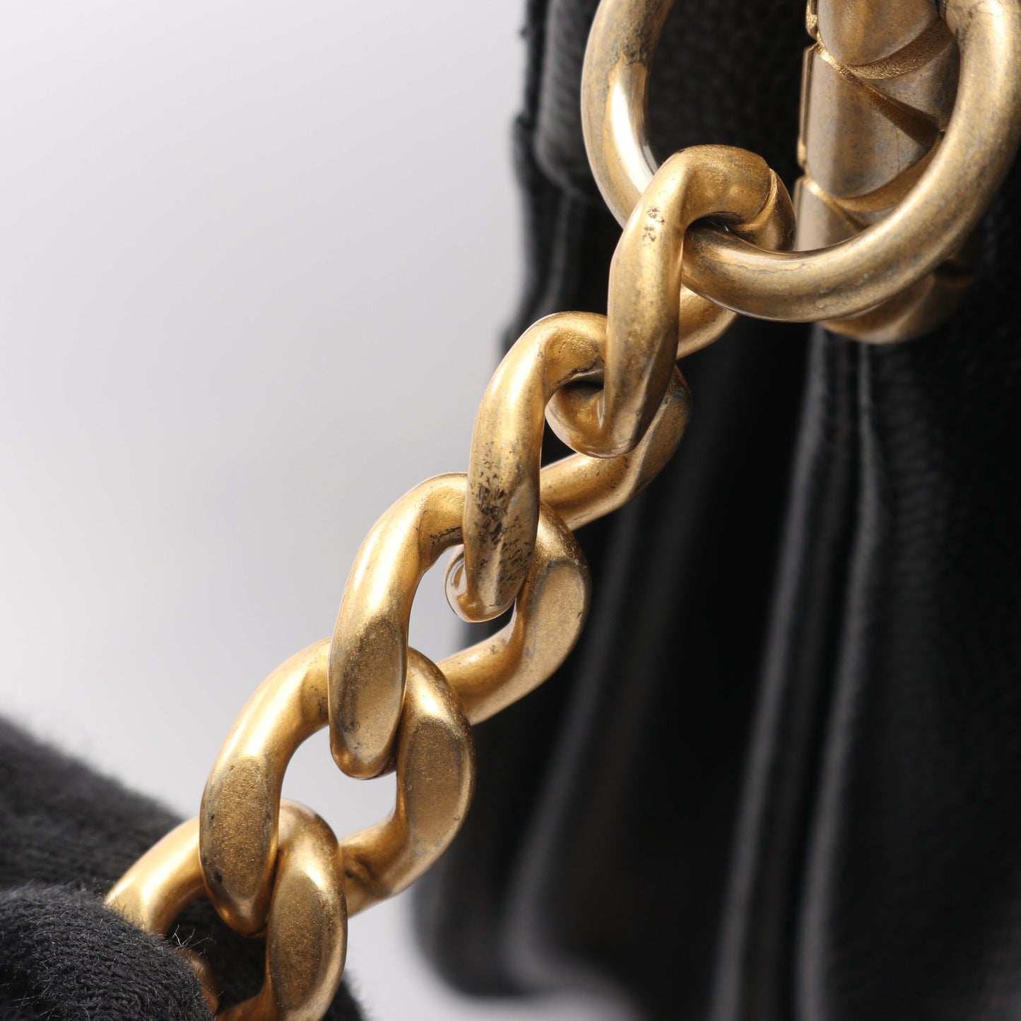 マトラッセ チェーンショルダーバッグ キャビアスキン ブラック ゴールド金具 シャネル バッグ CHANEL