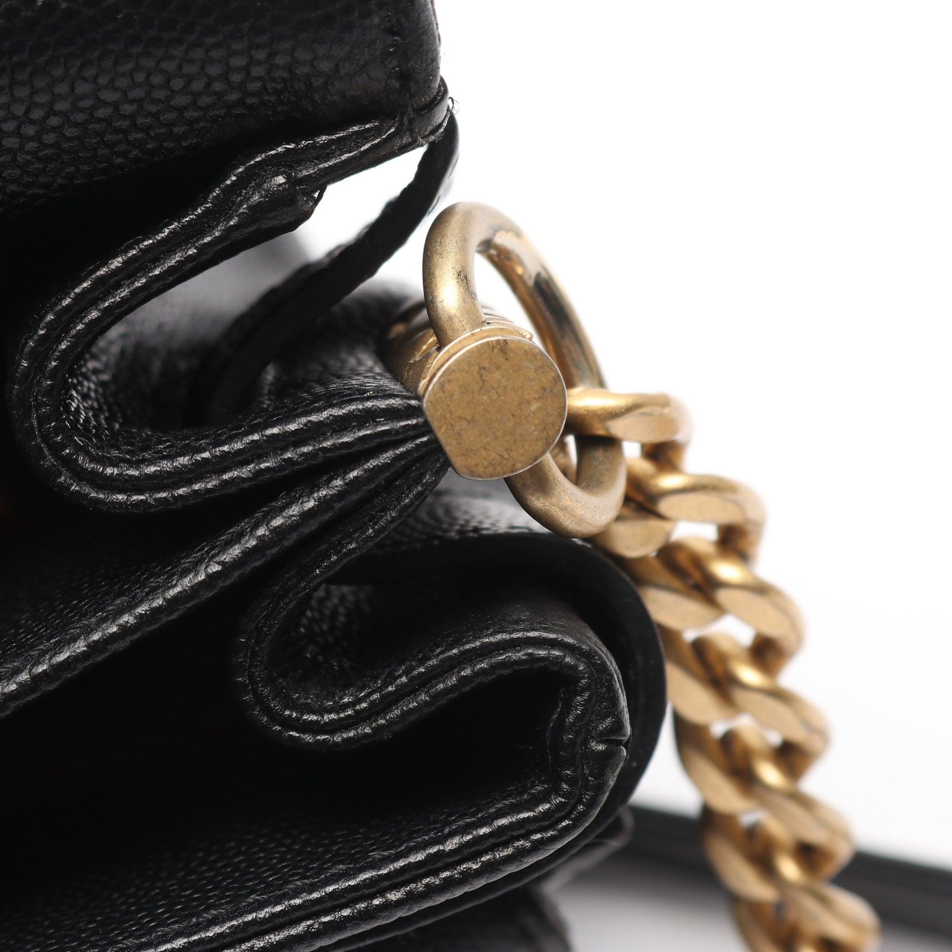 マトラッセ チェーンショルダーバッグ キャビアスキン ブラック ゴールド金具 シャネル バッグ CHANEL