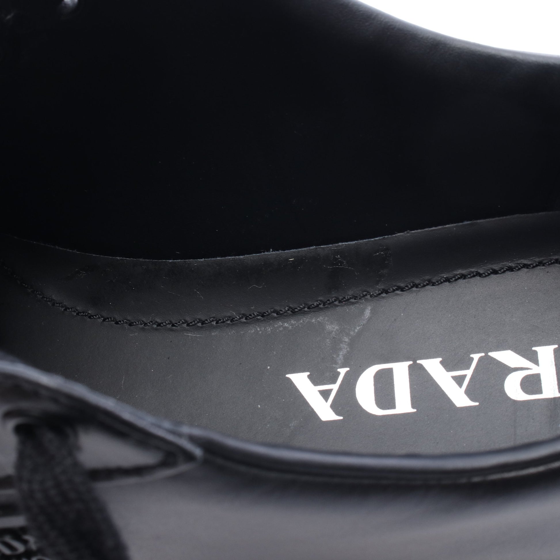 トライアングルロゴ ローカットスニーカー レザー ブラック プラダ シューズ PRADA