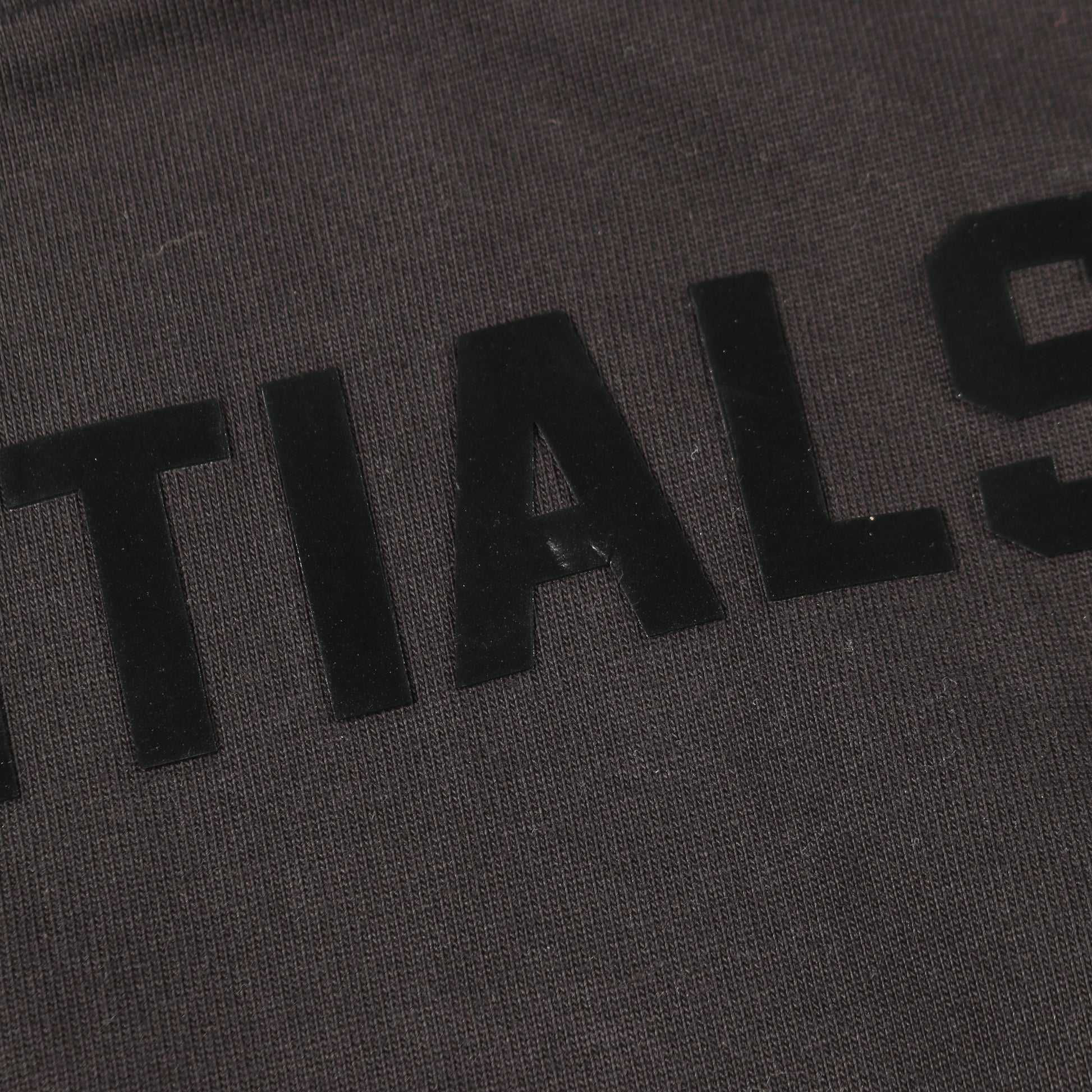 Vネック ロゴ 半袖Tシャツ コットン ブラック エフオージーエッセンシャルズ トップス FOG ESSENTIALS