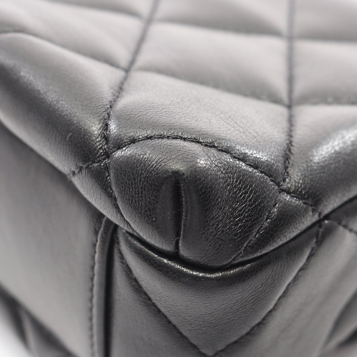 マトラッセ ミニフラップバッグ チェーンショルダーバッグ ラムスキン ブラック ゴールド金具 シャネル バッグ CHANEL