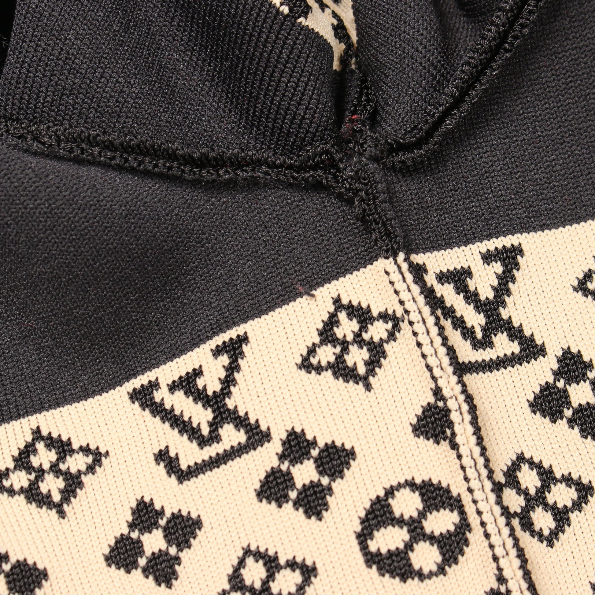 モノグラム フード付き ジップアップ ジャケット シルク ナイロン ブラック ベージュ ルイヴィトン アウター LOUIS VUITTON