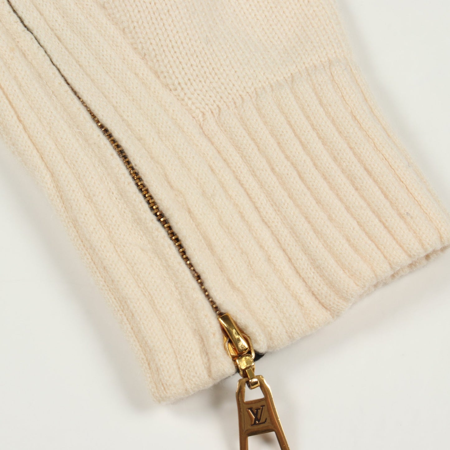 ハイネック ニット カシミヤ アイボリー ルイヴィトン トップス LOUIS VUITTON