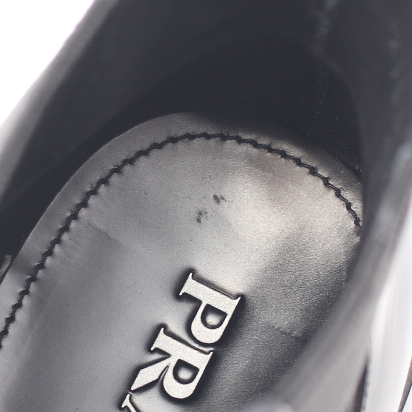 ブラッシュドレザーチェルシーブーツ サイドゴアブーツ レザー ブラック プラダ シューズ PRADA