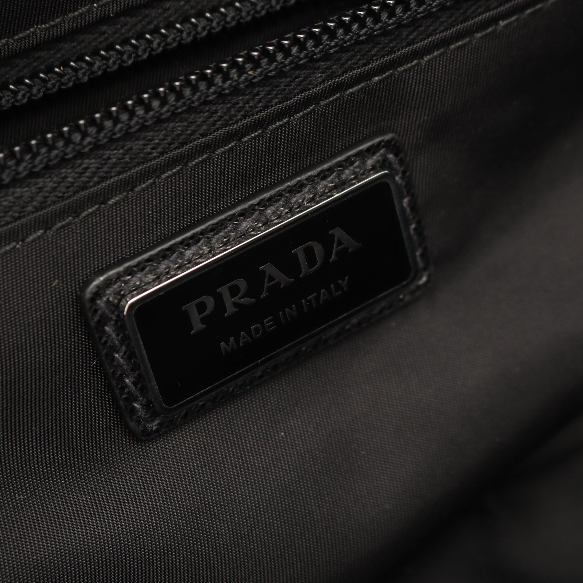 Re-Nylon ショルダーバッグ ナイロン サフィアーノレザー ブラック プラダ バッグ PRADA