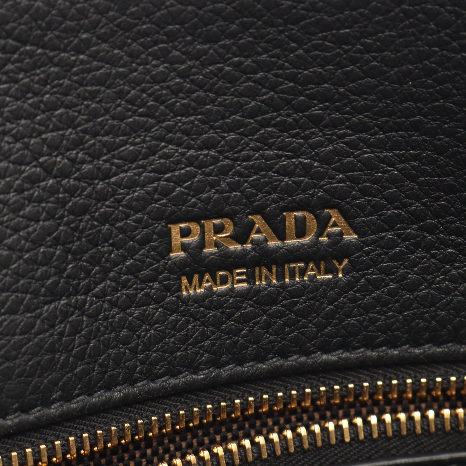 SOFT GLAIN ミディアム ハンドバッグ トートバッグ レザー ブラック プラダ バッグ PRADA