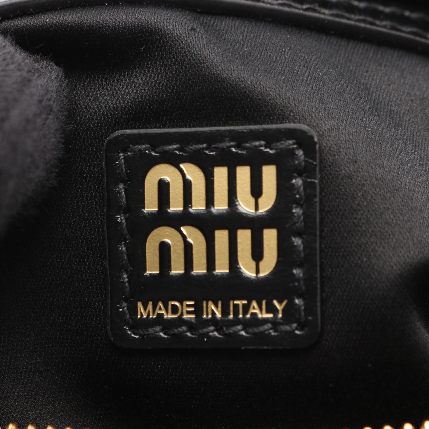 SOFTY SHINE ハンドバッグ レザー ブラック ミュウミュウ バッグ miu miu