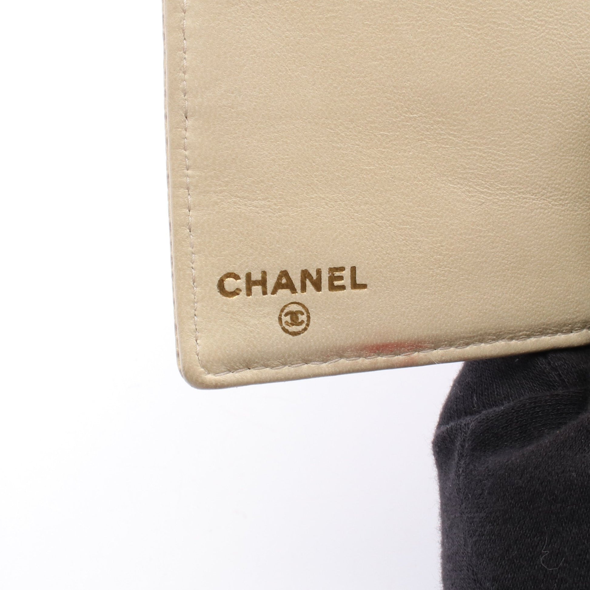 ココマーク 二つ折り長財布 キャビアスキン アイボリー ゴールド金具 シャネル 財布・小物 CHANEL