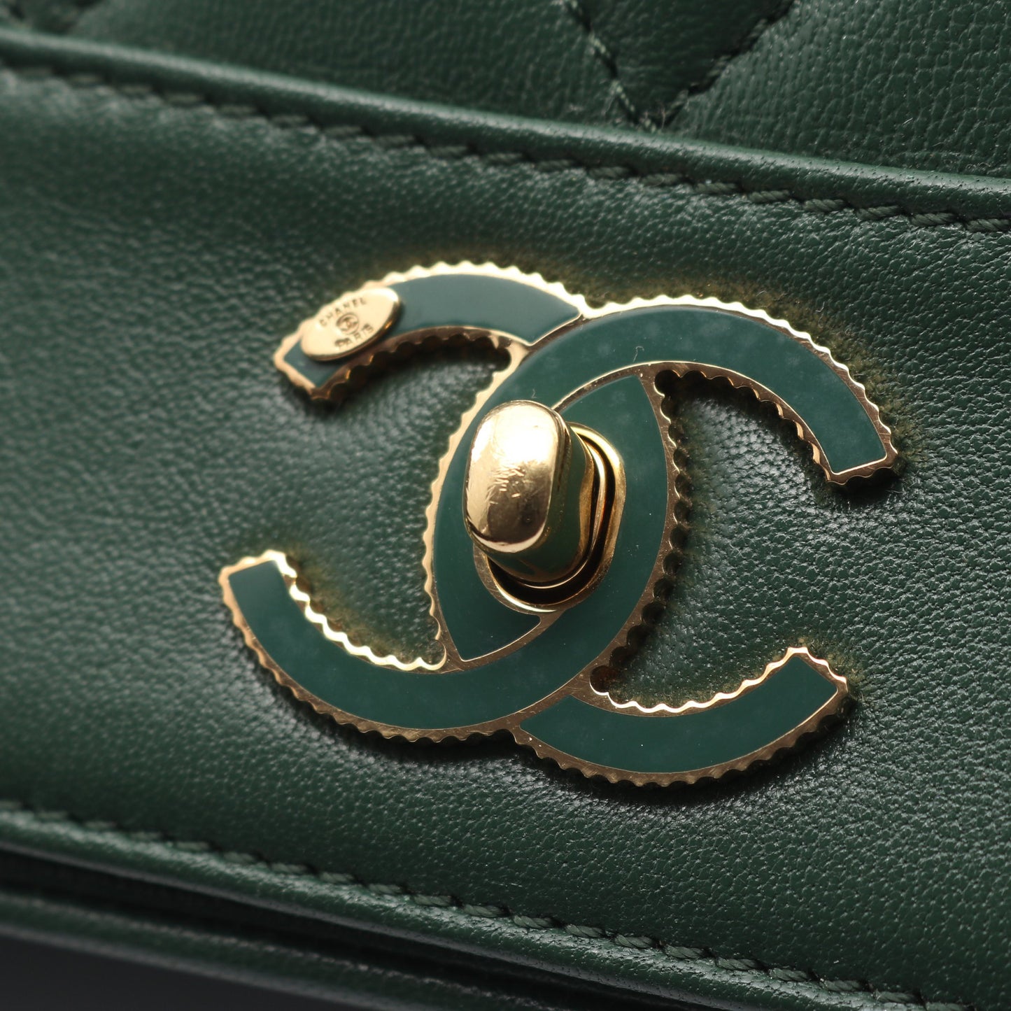 マトラッセ チェーンショルダーバッグ レザー グリーン ゴールド金具 シャネル バッグ CHANEL