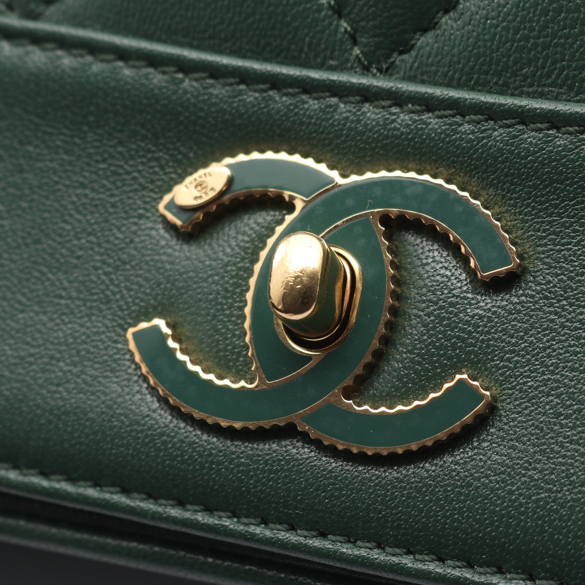 マトラッセ チェーンショルダーバッグ レザー グリーン ゴールド金具 シャネル バッグ CHANEL