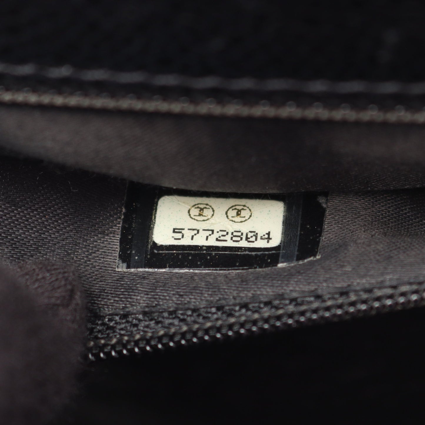 ワンショルダーバッグ キャビアスキン ブラック ゴールド金具 シャネル バッグ CHANEL