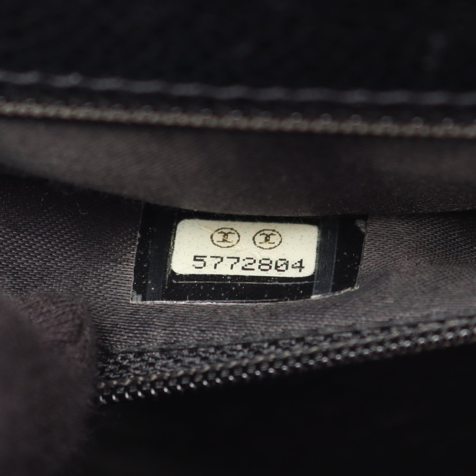 ワンショルダーバッグ キャビアスキン ブラック ゴールド金具 シャネル バッグ CHANEL