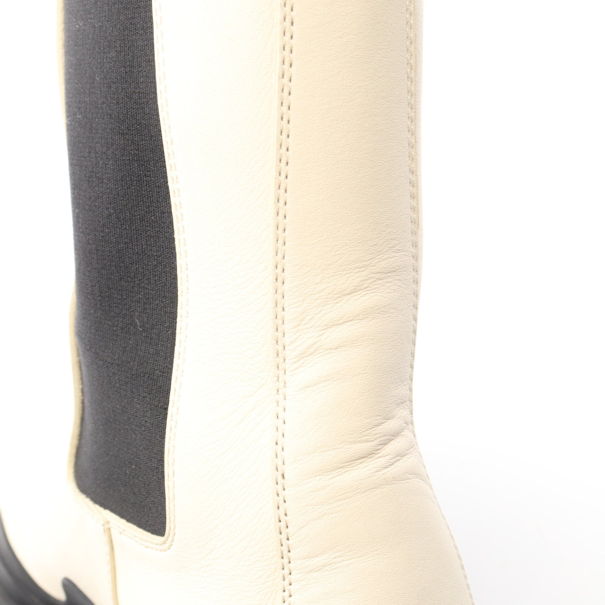 TIRE BOOTS タイヤ チェルシーブーツ サイドゴアブーツ レザー アイボリー ブラック ボッテガヴェネタ シューズ BOTTEGA VENETA