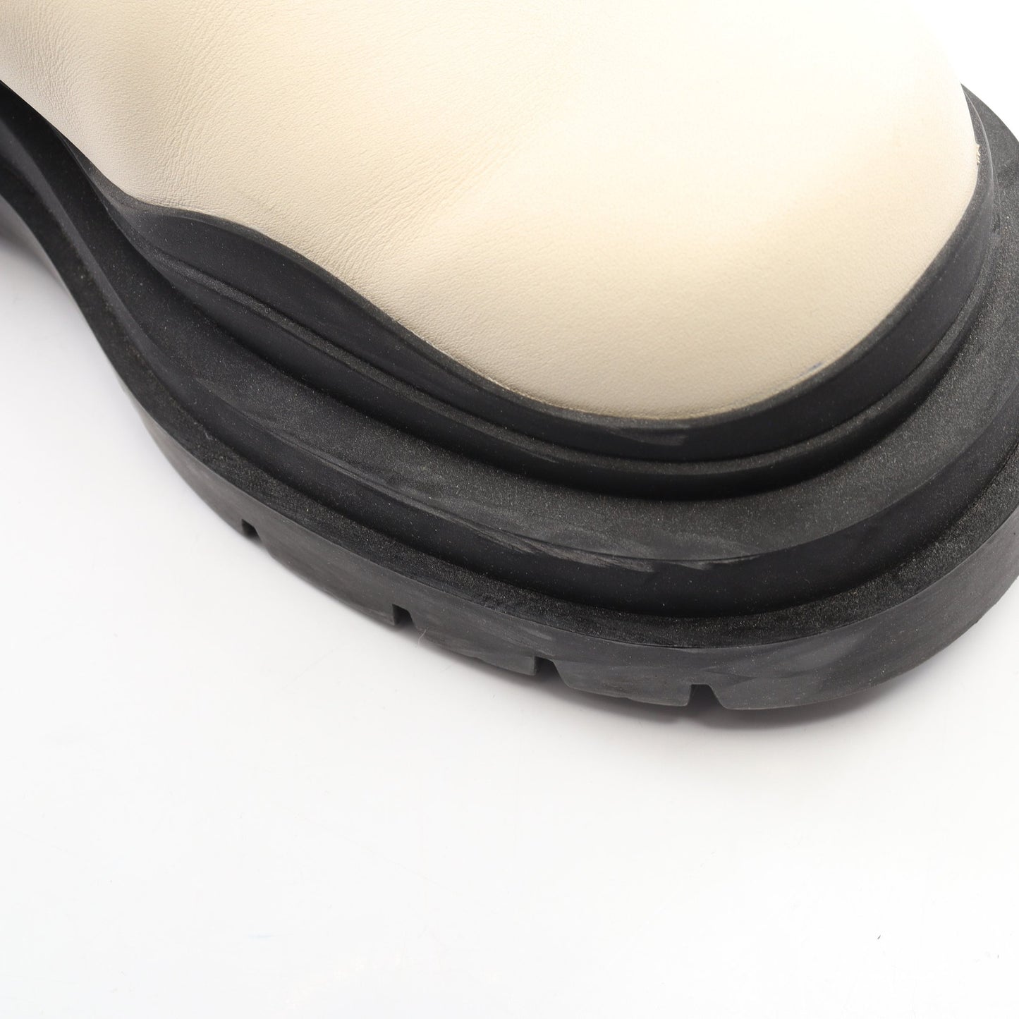 TIRE BOOTS タイヤ チェルシーブーツ サイドゴアブーツ レザー アイボリー ブラック ボッテガヴェネタ シューズ BOTTEGA VENETA