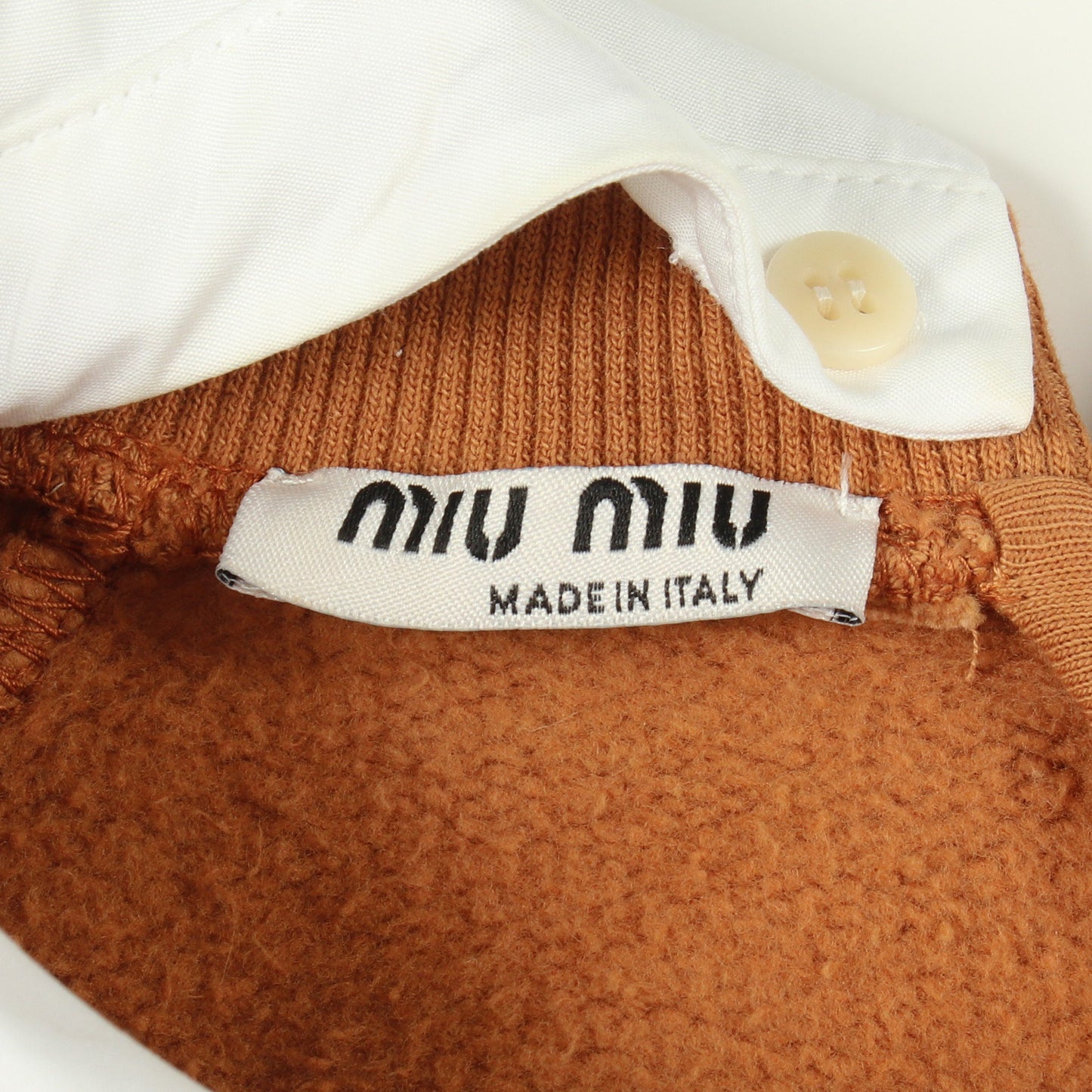 ロゴワッペン クルーネック スウェットシャツ コットン ライトブラウン ミュウミュウ トップス miu miu