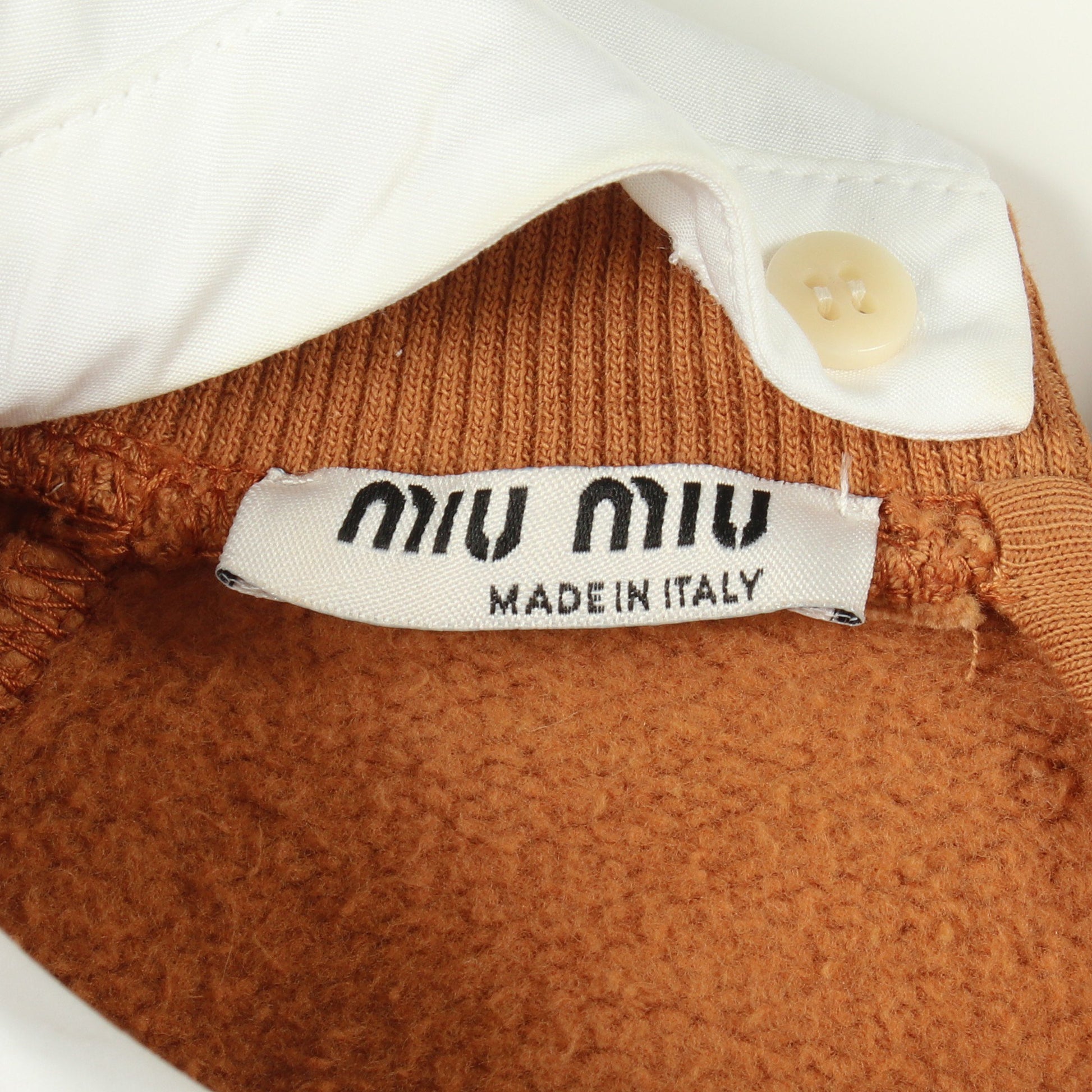 ロゴワッペン クルーネック スウェットシャツ コットン ライトブラウン ミュウミュウ トップス miu miu