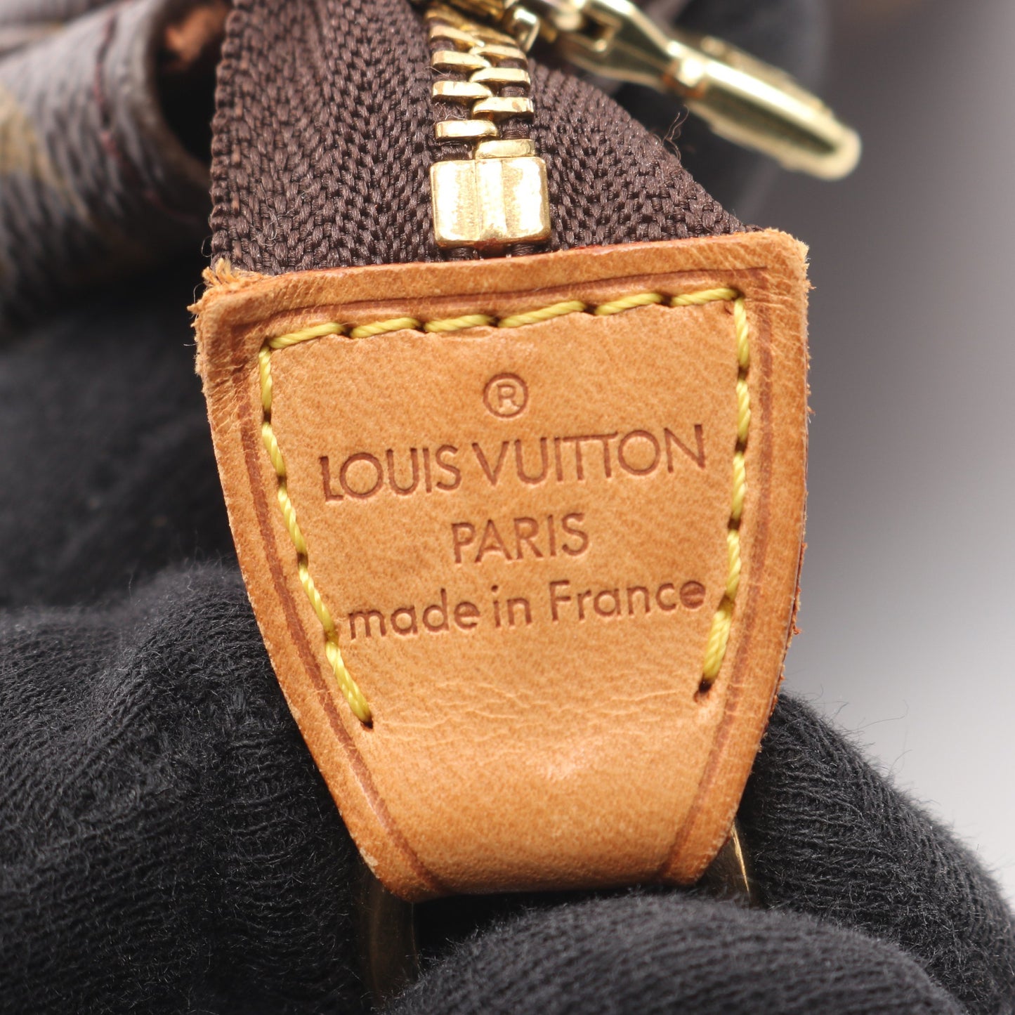 ポシェットアクセソワール モノグラム ハンドバッグ PVC レザー ブラウン ルイヴィトン バッグ LOUIS VUITTON