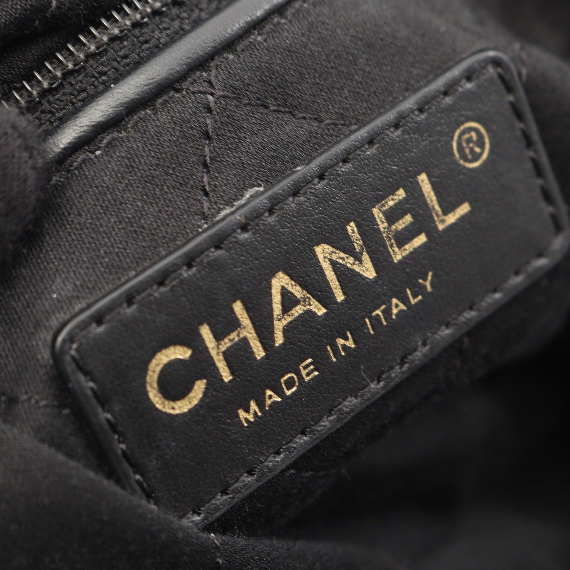 シャネル 22 ラージ バックパック リュックサック レザー ブラック ゴールド金具 シャネル バッグ CHANEL