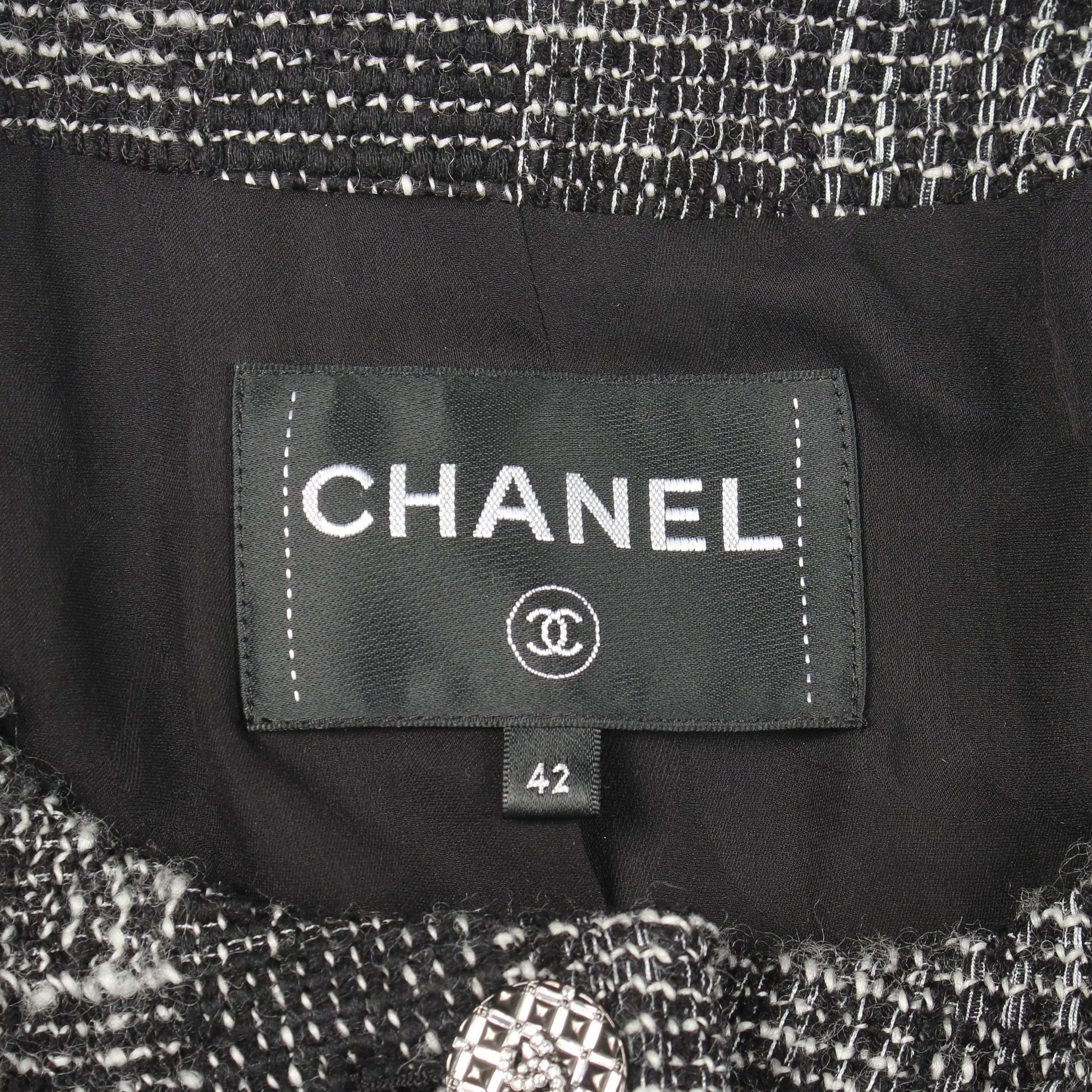 ココマークボタン ツイード ノーカラージャケット コットン ウール ブラック オフホワイト シャネル アウター CHANEL
