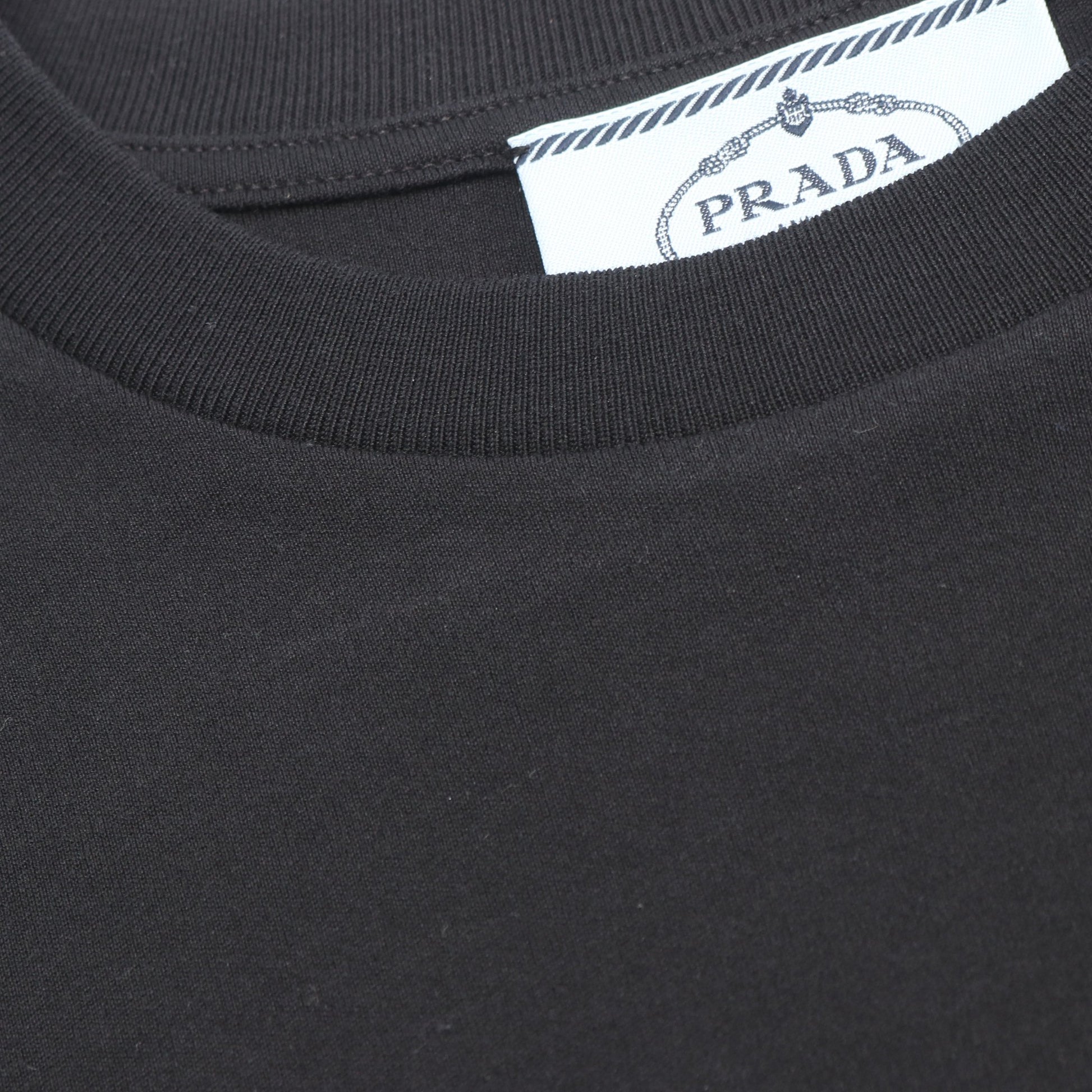 クロップド丈 半袖Tシャツ コットン ブラック プラダ トップス PRADA
