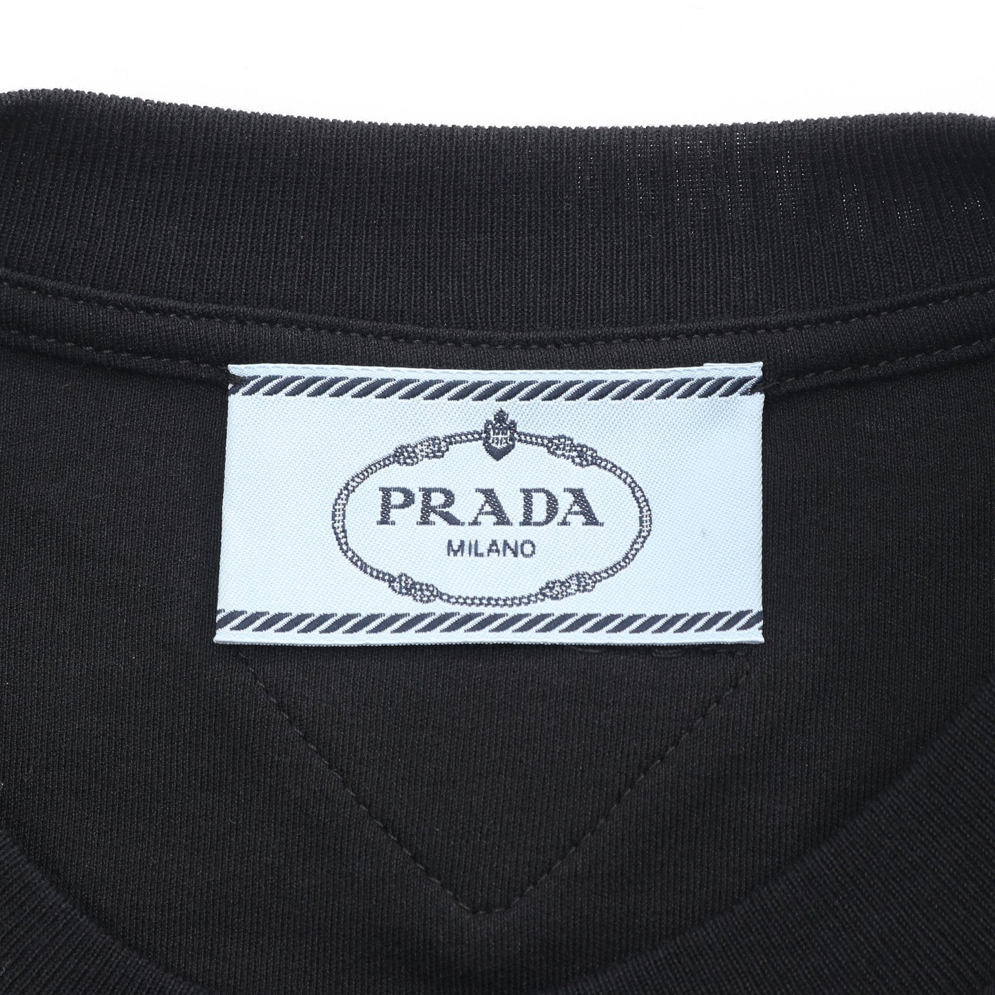 クロップド丈 半袖Tシャツ コットン ブラック プラダ トップス PRADA