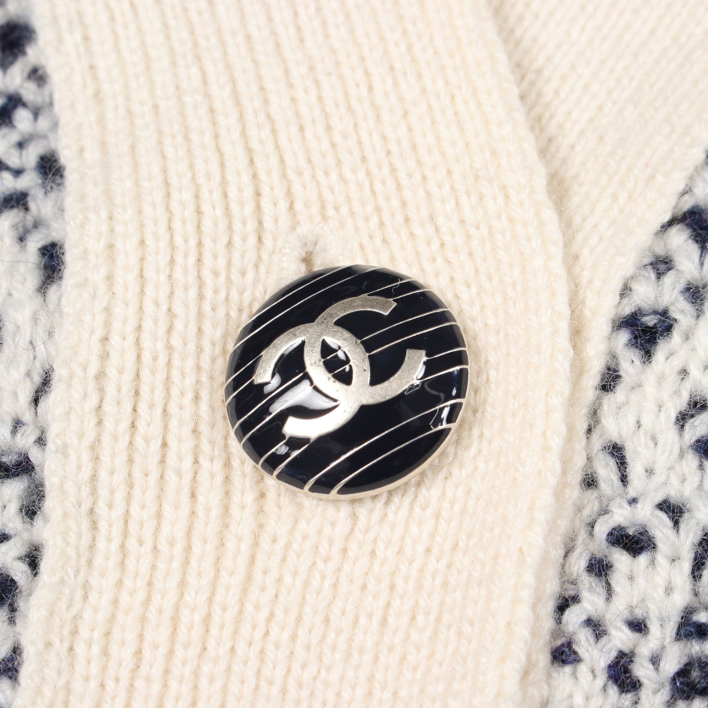 ココマークボタン Vネック カーディガン カシミヤ ネイビー オフホワイト シャネル トップス CHANEL