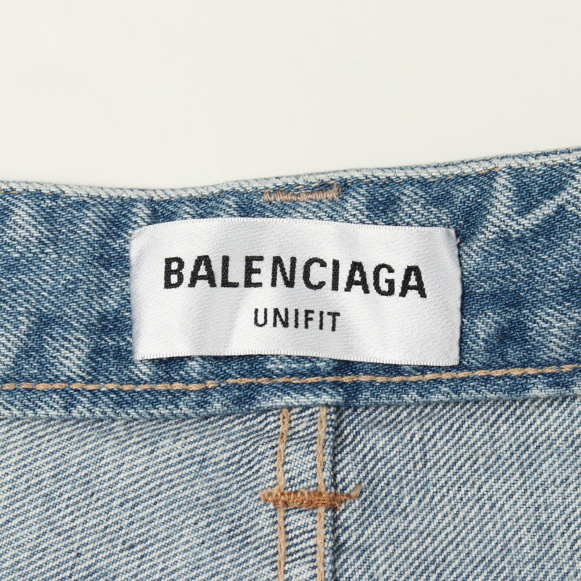 ロゴウエスト ボタンフライ デニムパンツ コットン ライトブルー バレンシアガ ボトムス BALENCIAGA