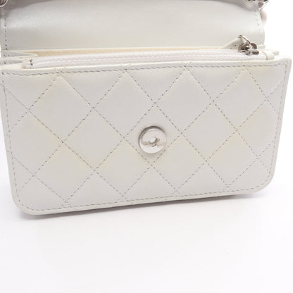 マトラッセ パールチェーン ショルダーウォレット ラムスキン ホワイト シルバー金具 シャネル バッグ CHANEL