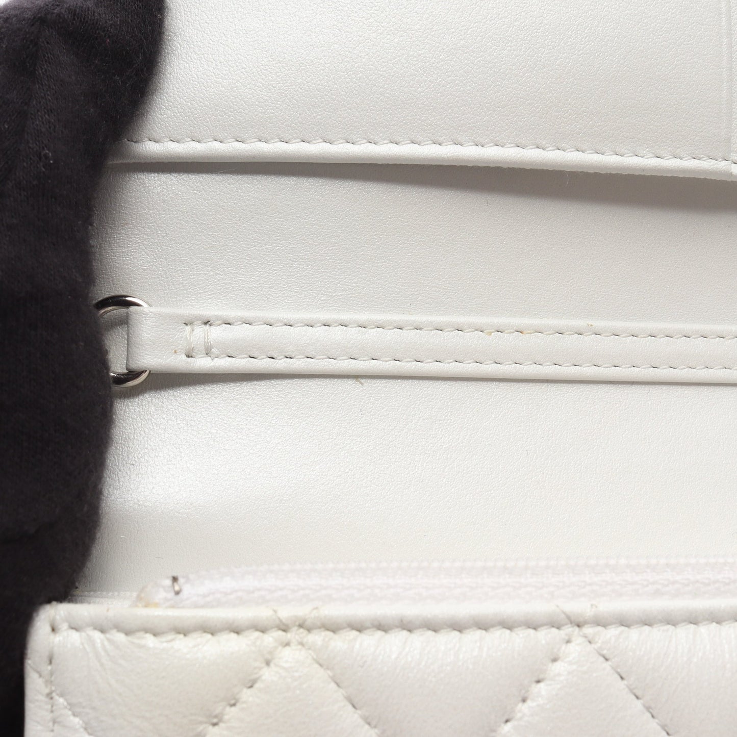 マトラッセ パールチェーン ショルダーウォレット ラムスキン ホワイト シルバー金具 シャネル バッグ CHANEL