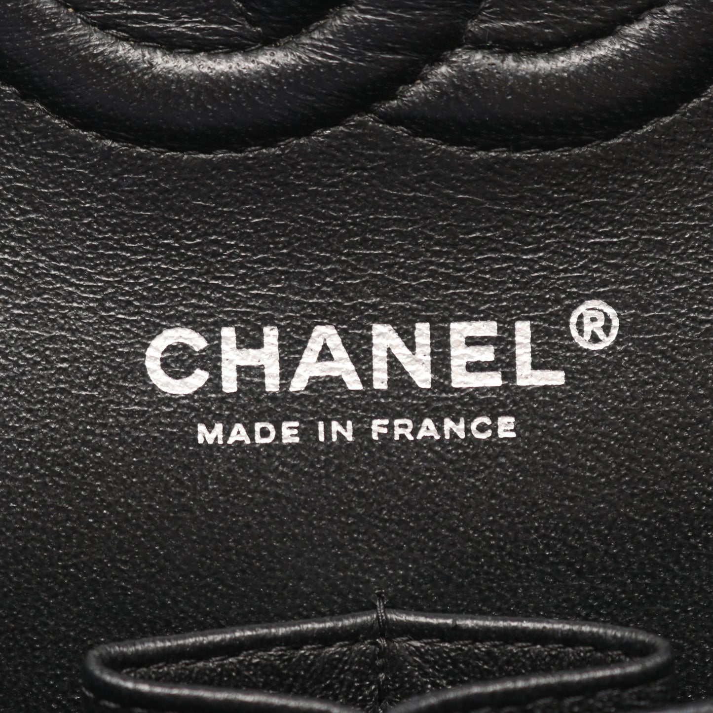 シェブロン Vステッチ Wフラップ Wチェーンショルダーバッグ キャビアスキン ブラック シルバー金具 シャネル バッグ CHANEL