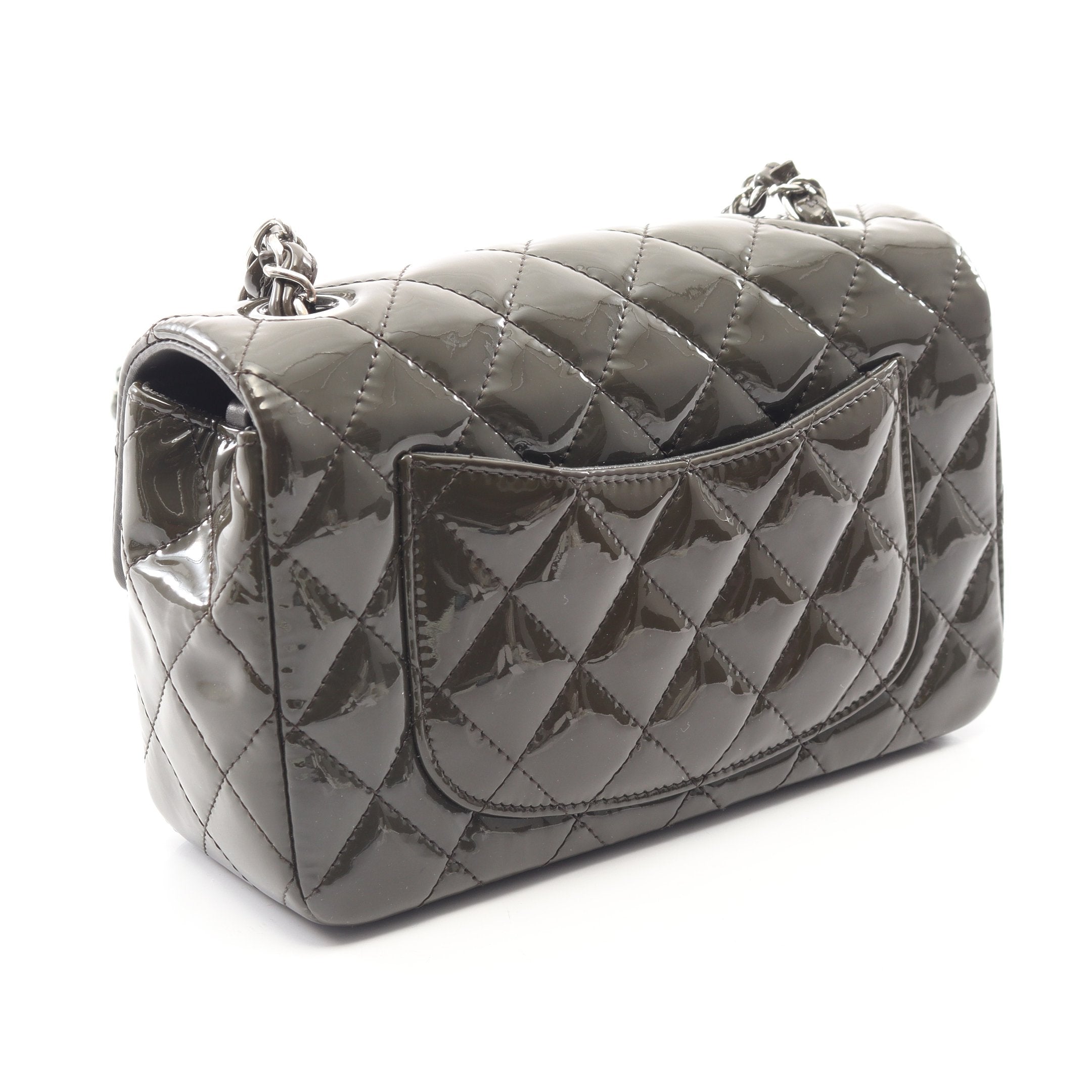 シャネル ミニマトラッセ 20 エナメル パテント チェーンショルダーバッグ CHANEL/シャネル】より、ミニマトラッセ20チェーンショルダーバッグが