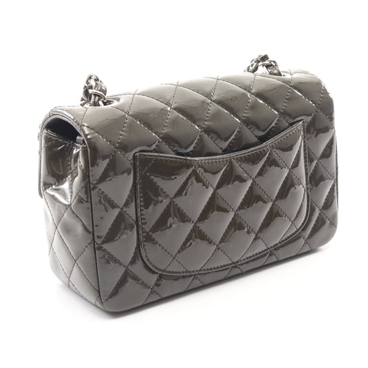 ミニマトラッセ20 チェーンショルダーバッグ エナメルレザー カーキグリーン シルバー金具 シャネル